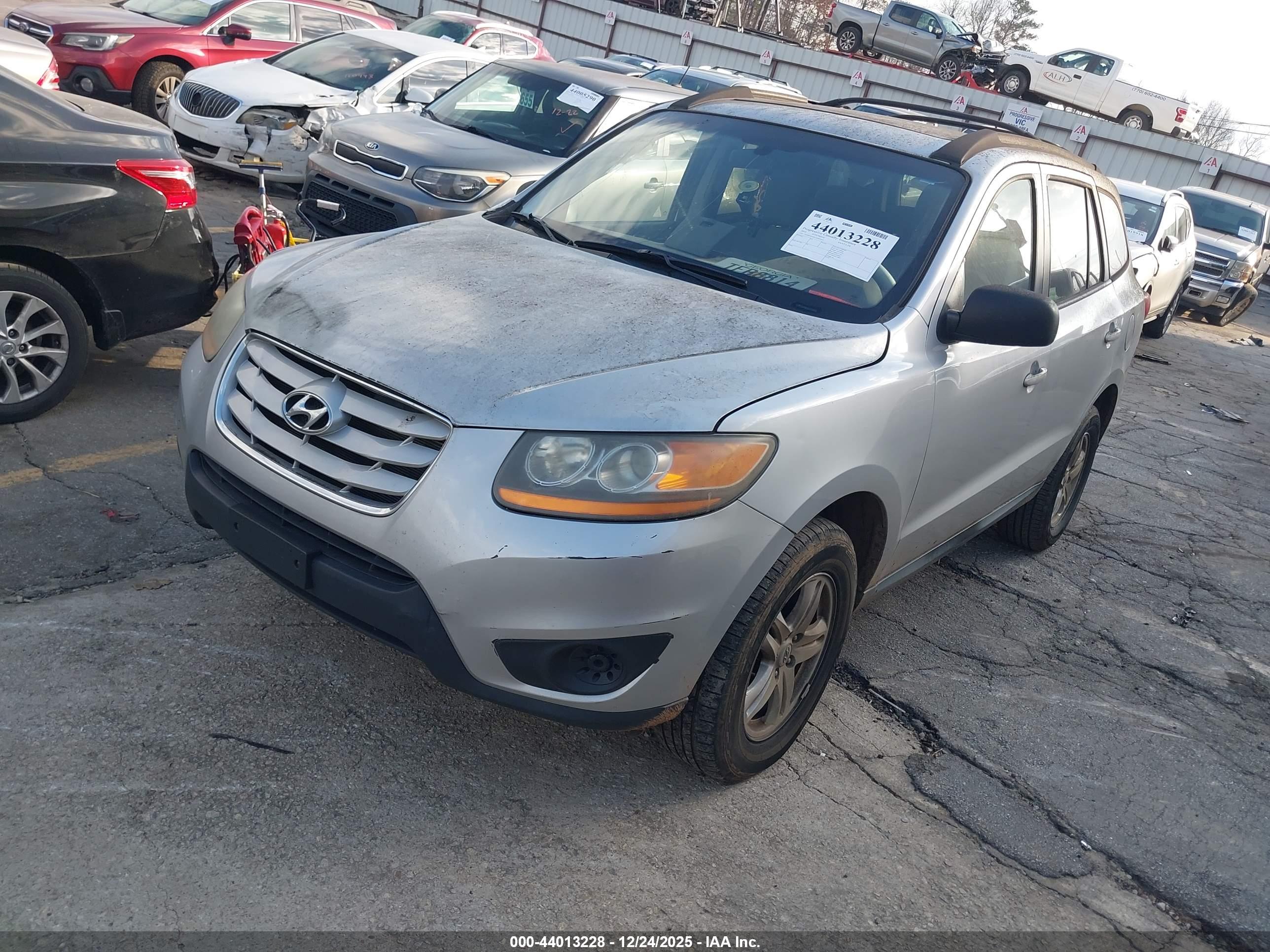 HYUNDAI SANTA image 2