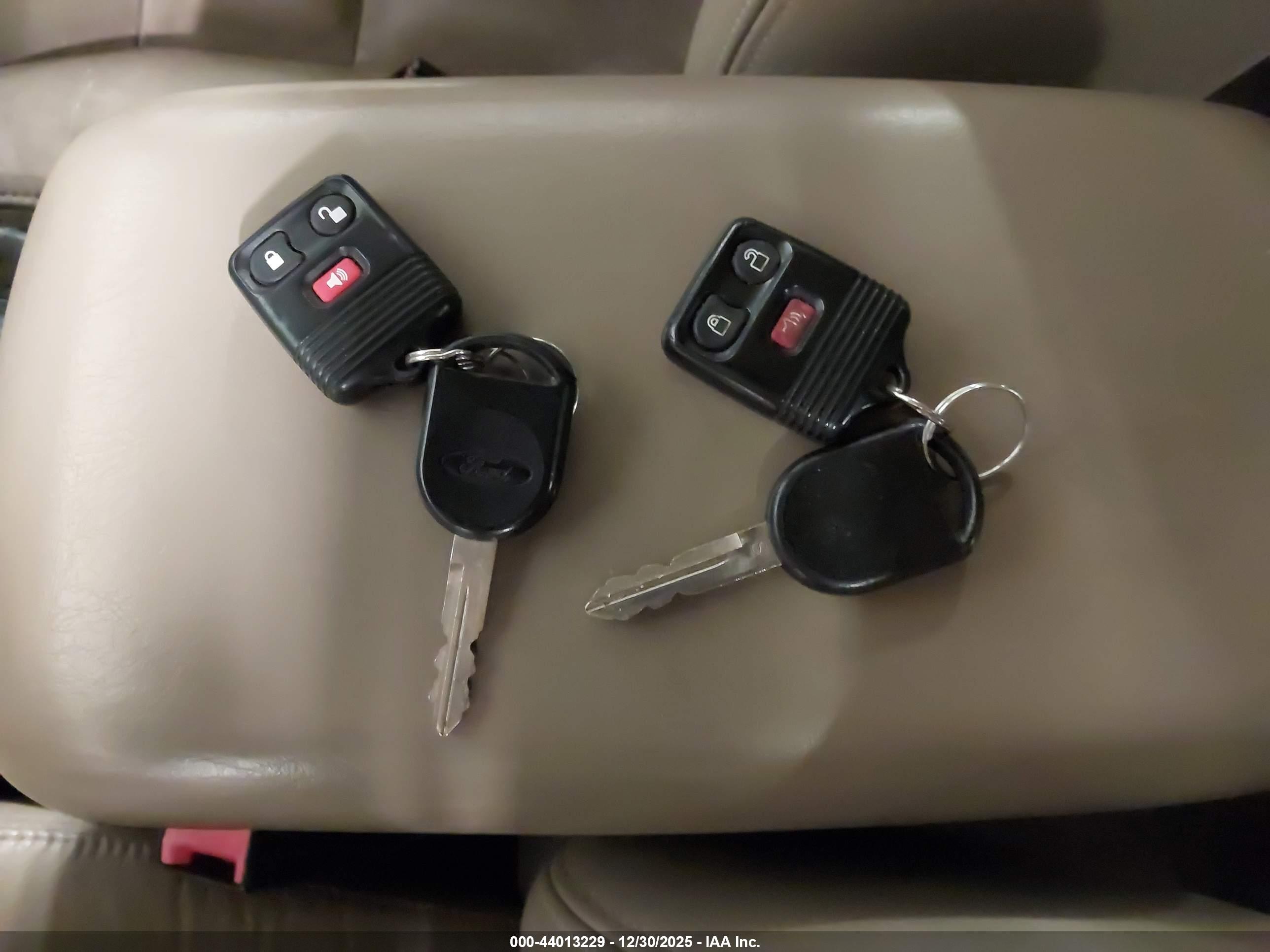 FORD ESCAPE image 11