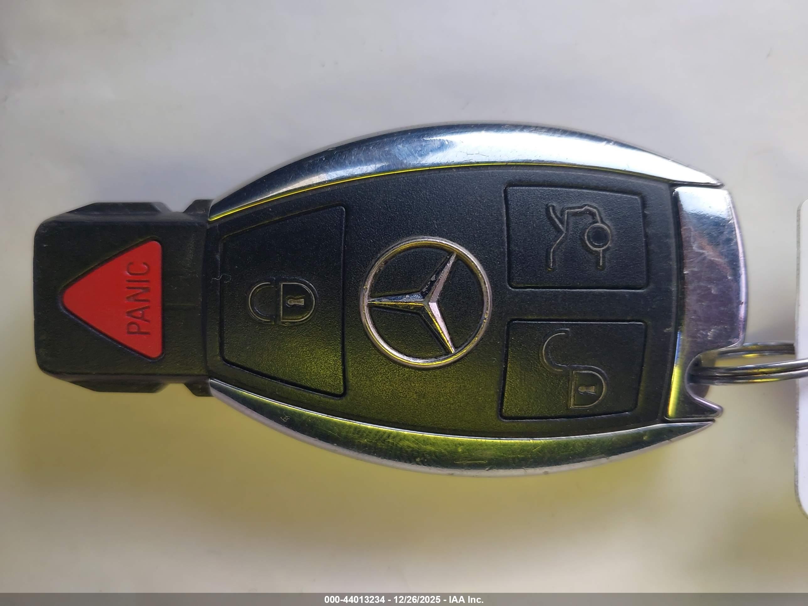 MERCEDES-BENZ E image 11