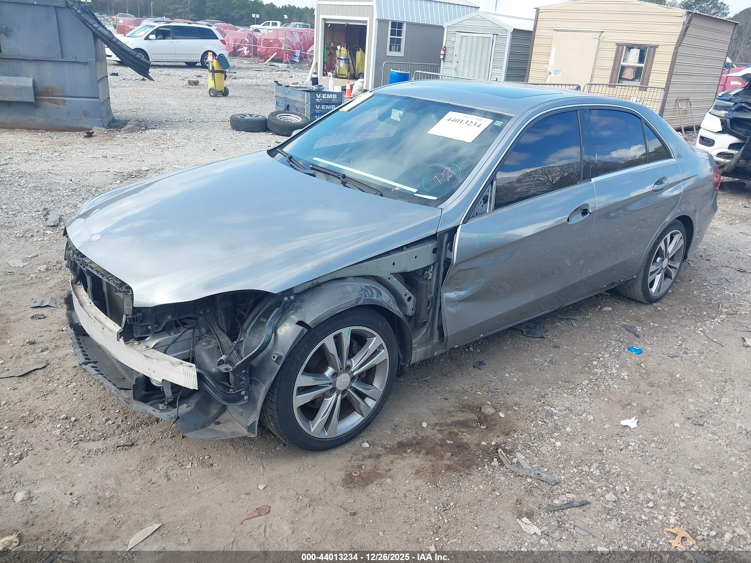 MERCEDES-BENZ E image 2