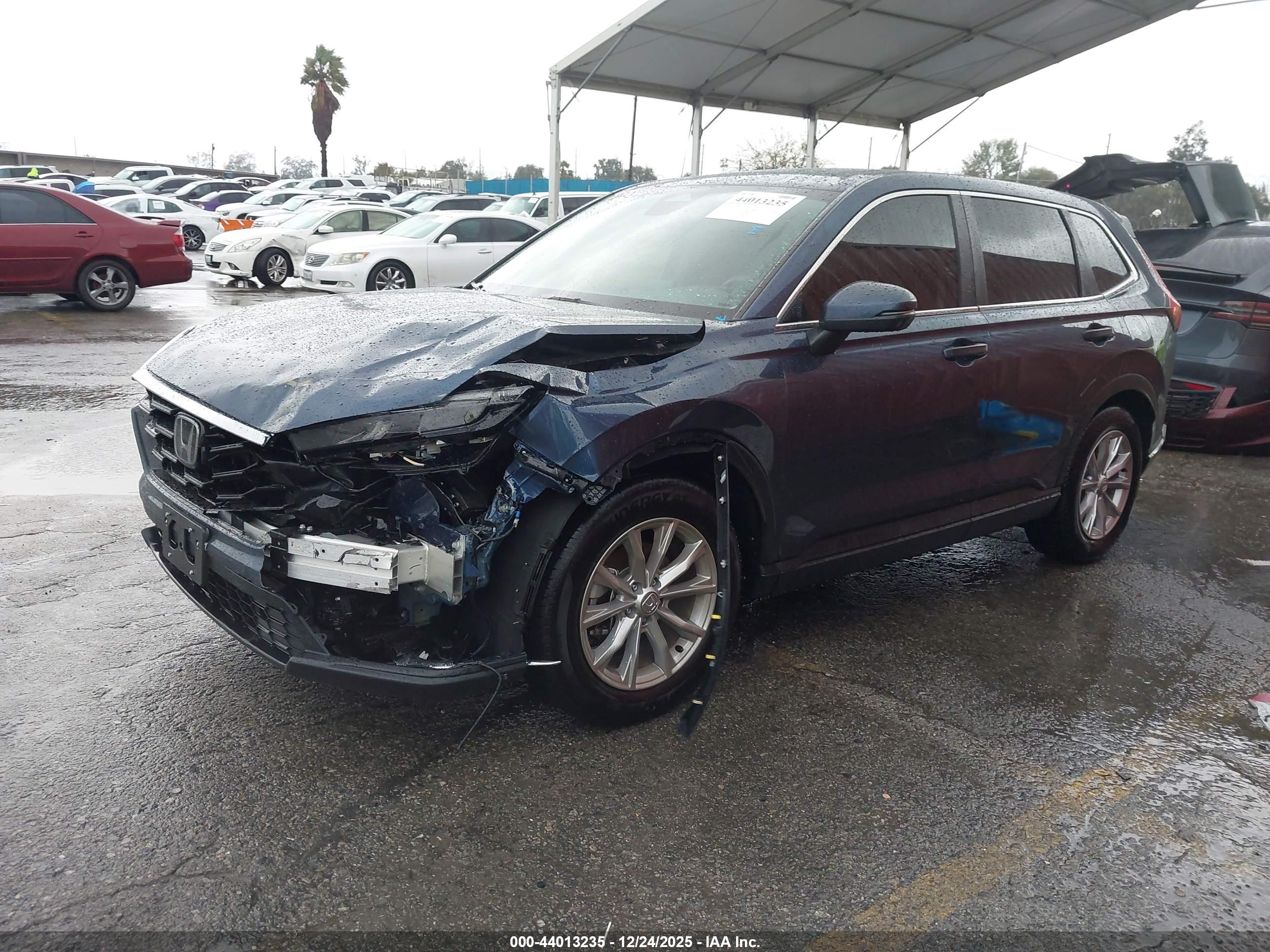 HONDA CR-V image 2