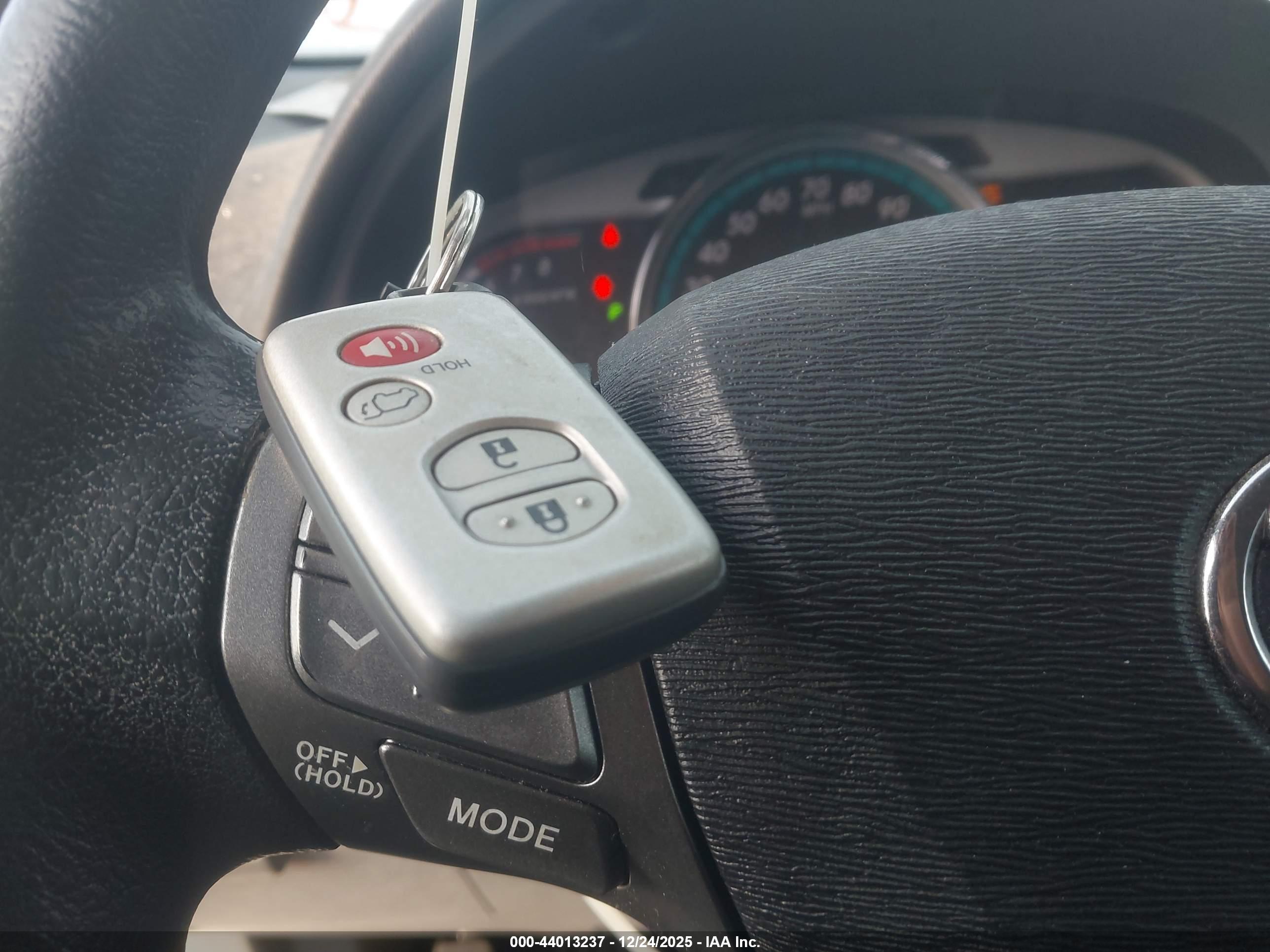 TOYOTA VENZA image 11