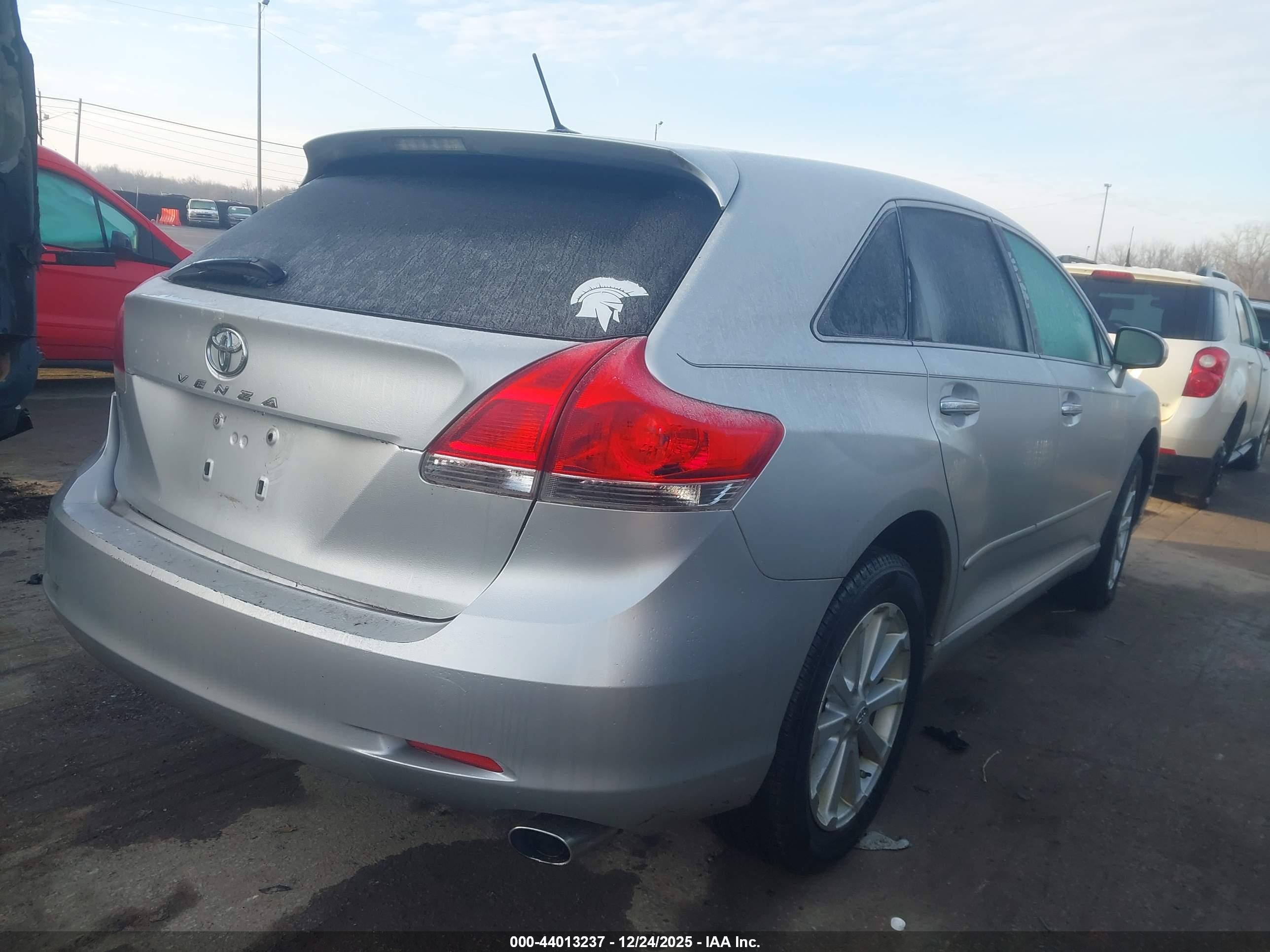 TOYOTA VENZA image 4