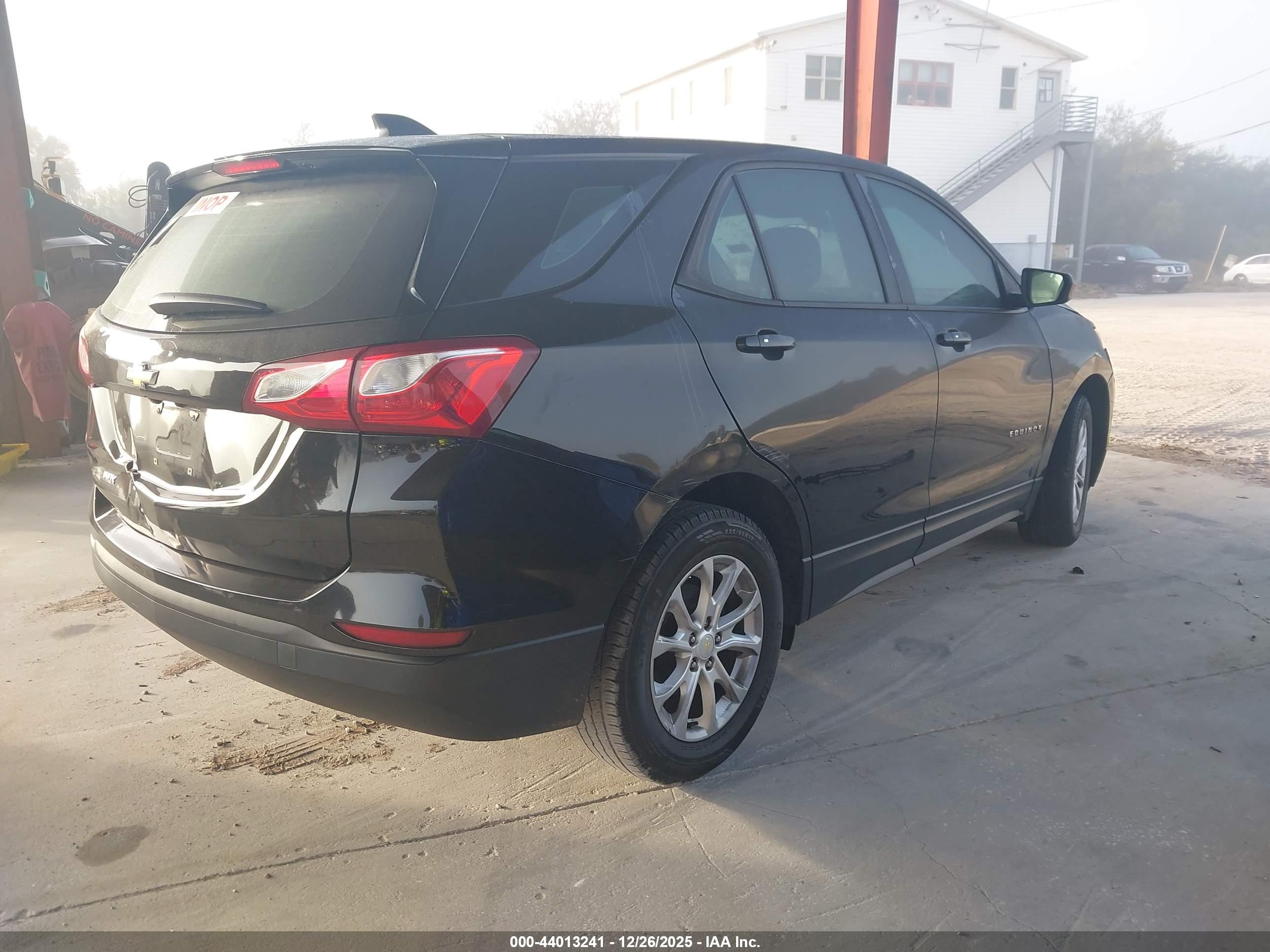 CHEVROLET EQUINOX image 4