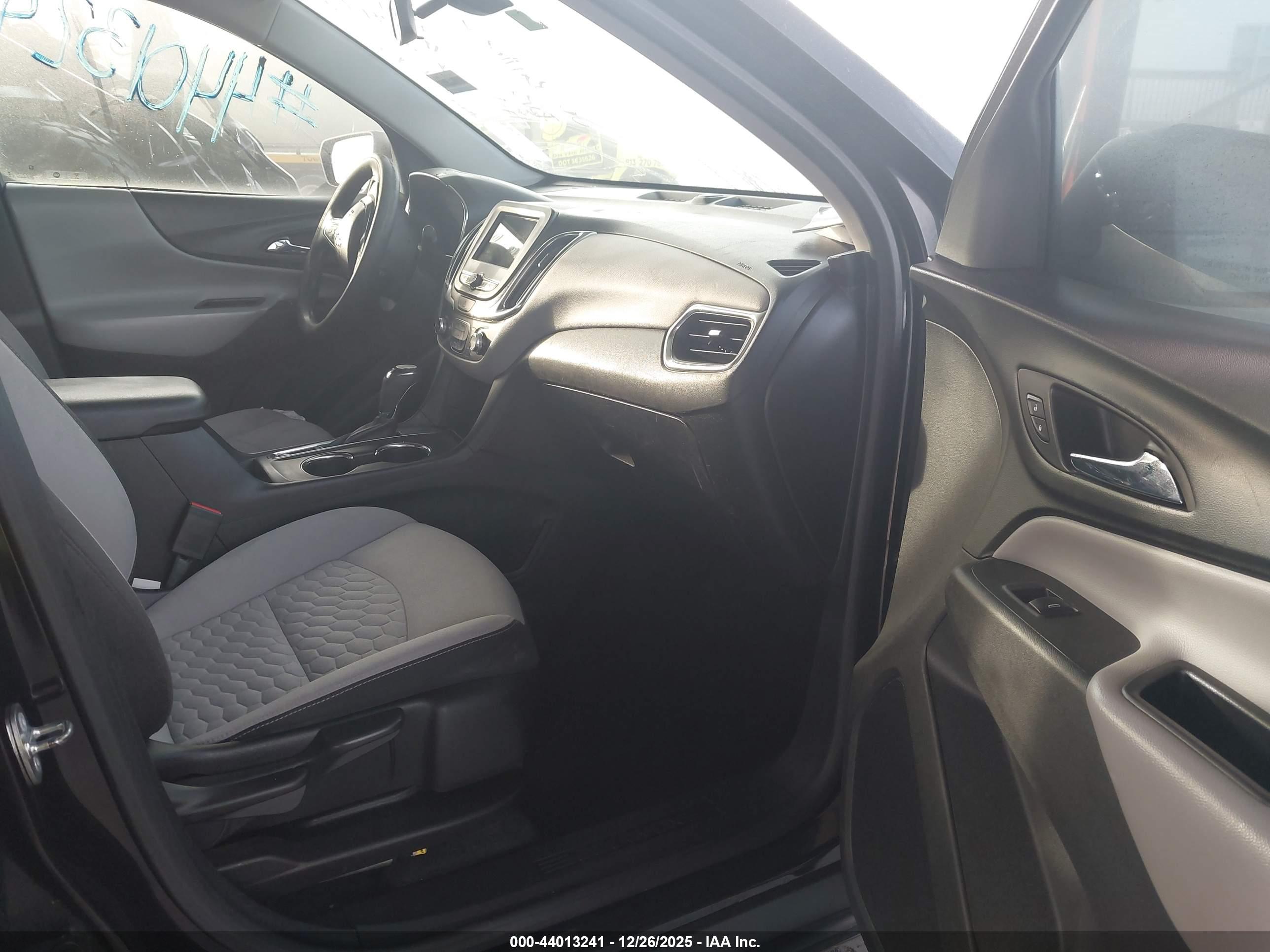 CHEVROLET EQUINOX image 5