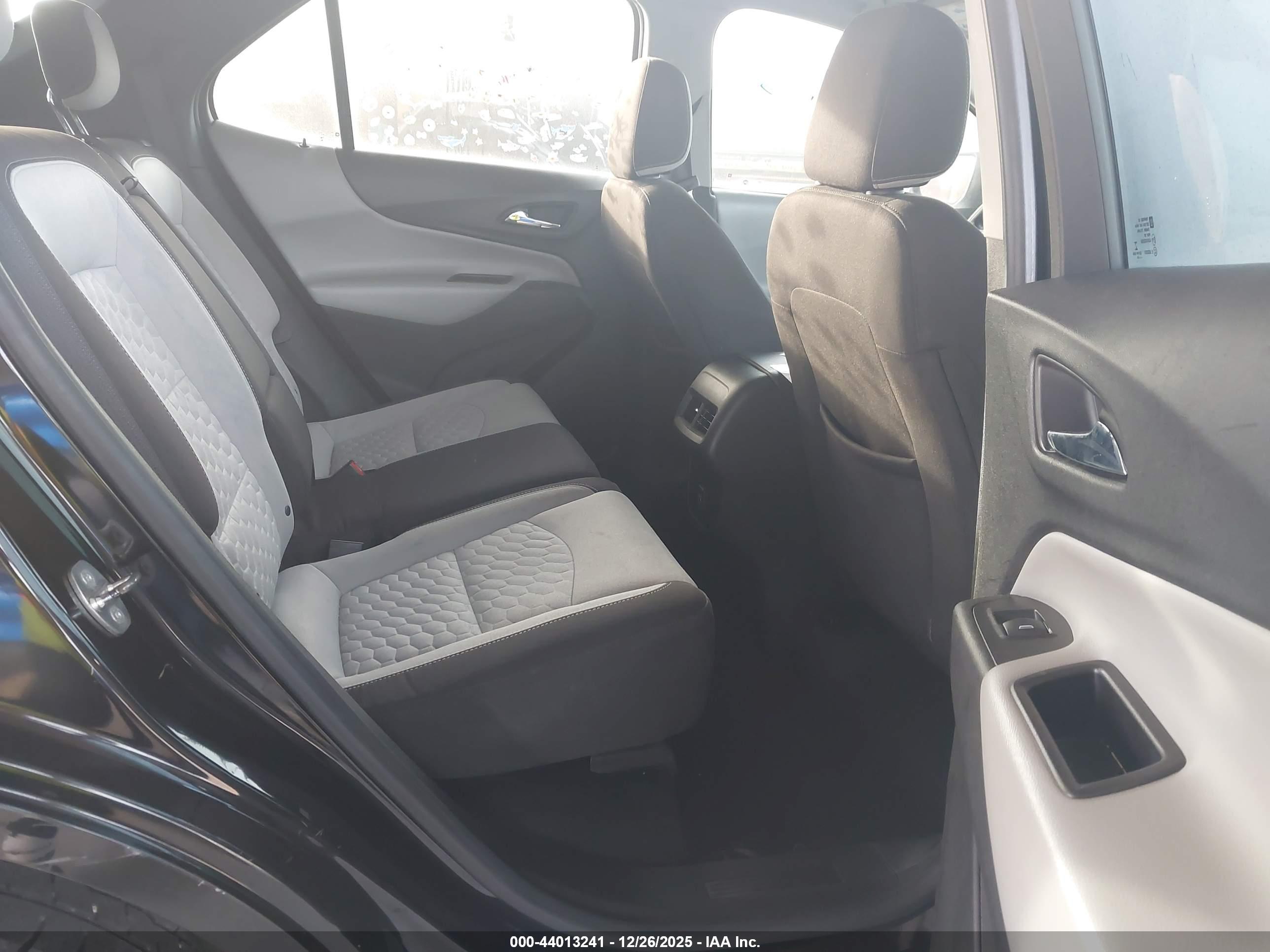 CHEVROLET EQUINOX image 8