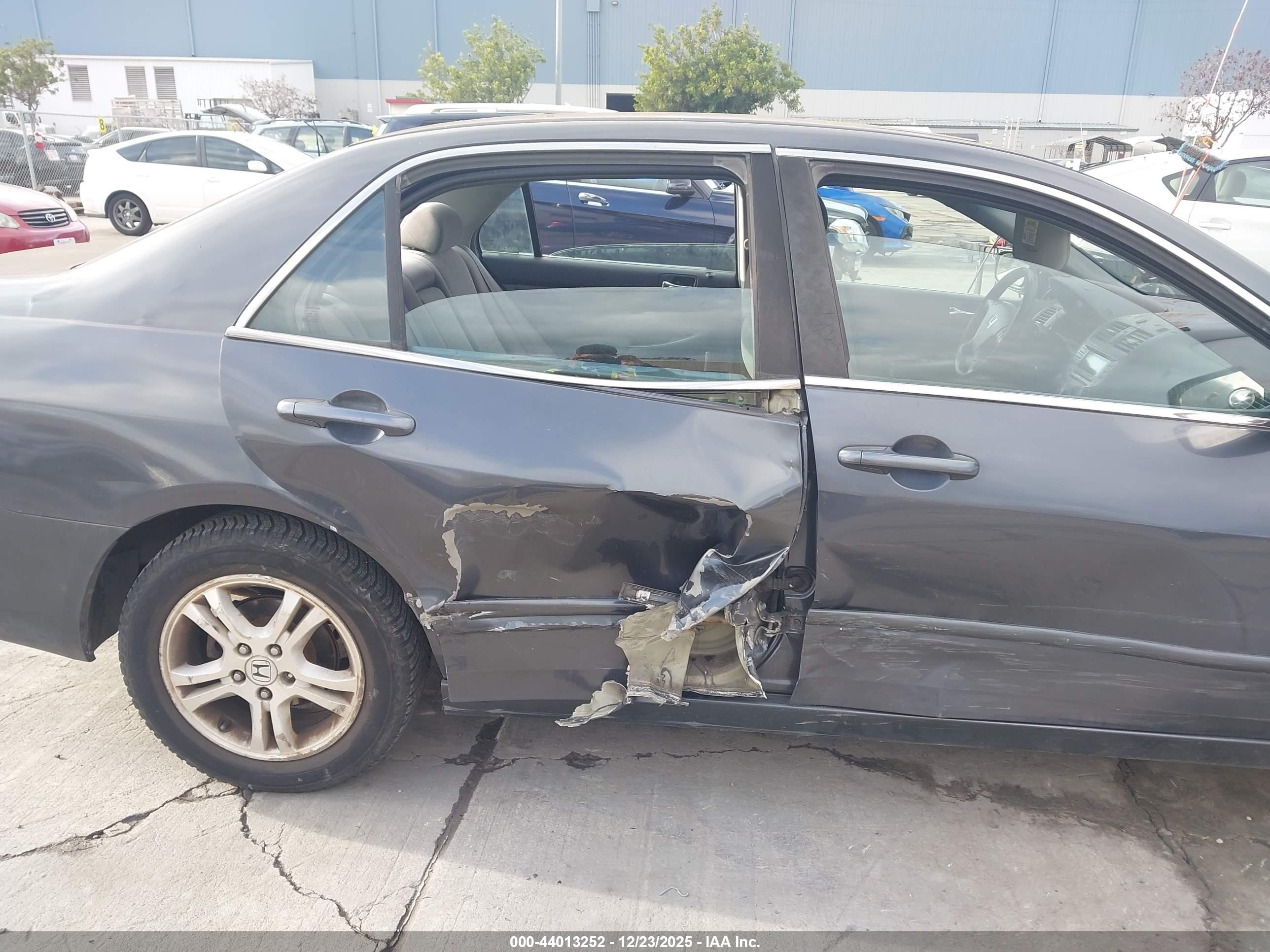 HONDA ACCORD image 6