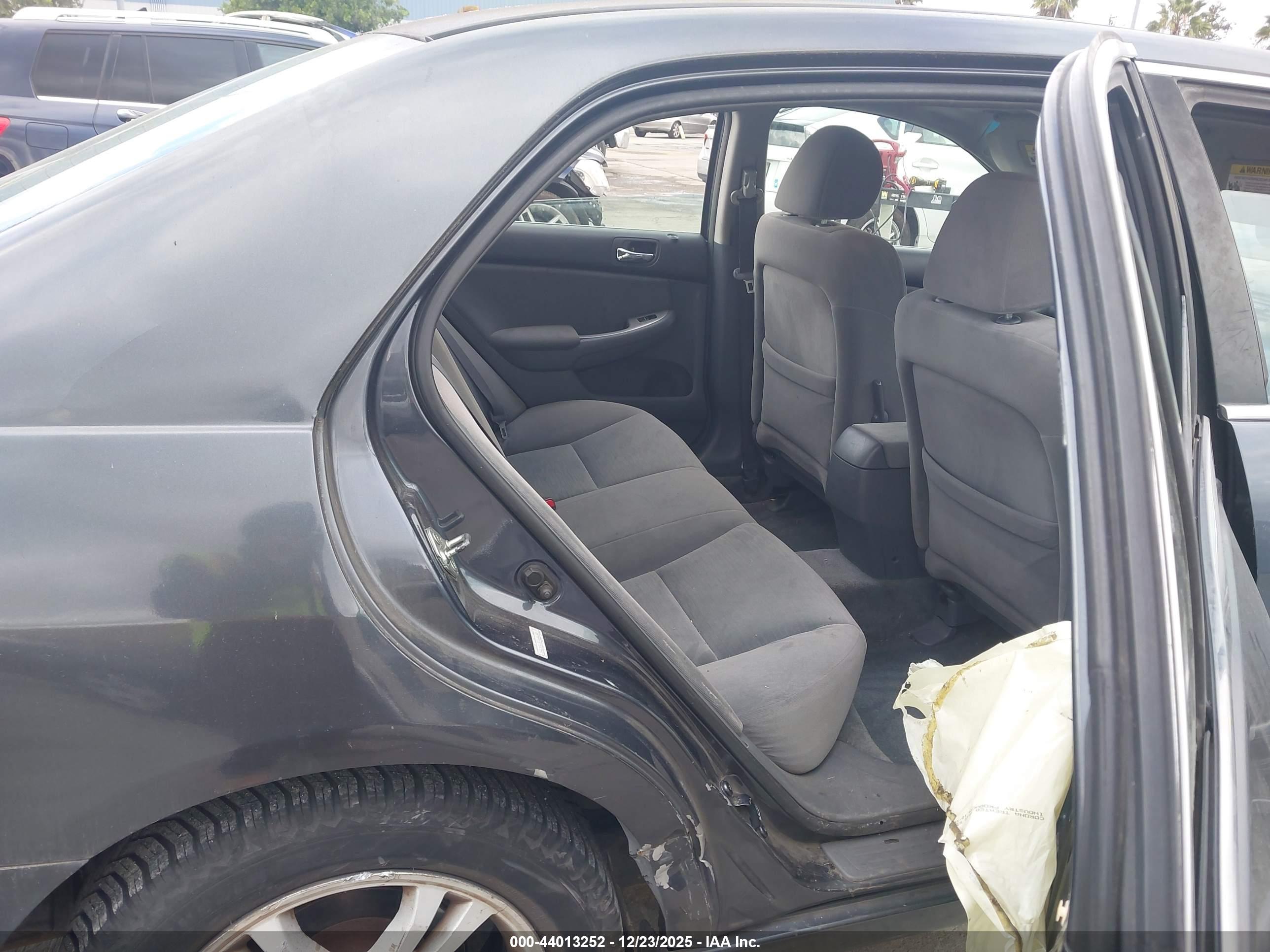 HONDA ACCORD image 8
