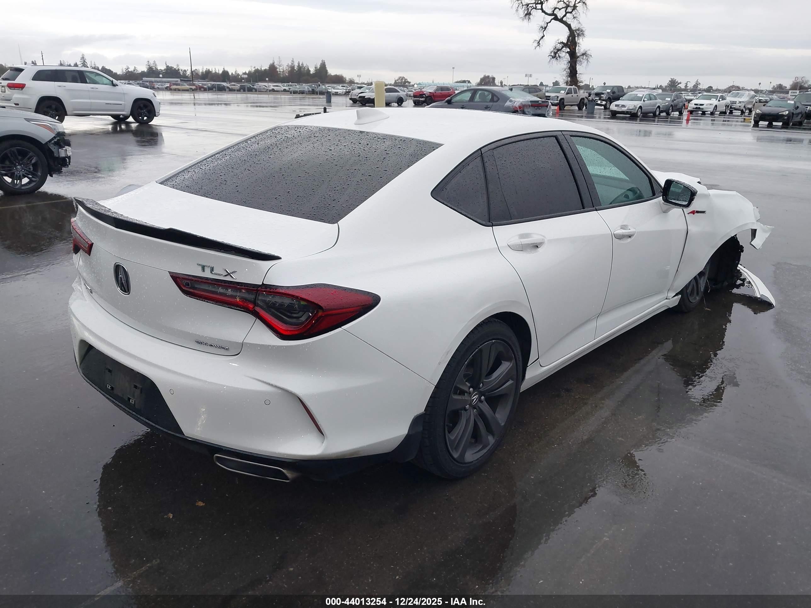 ACURA TLX image 4