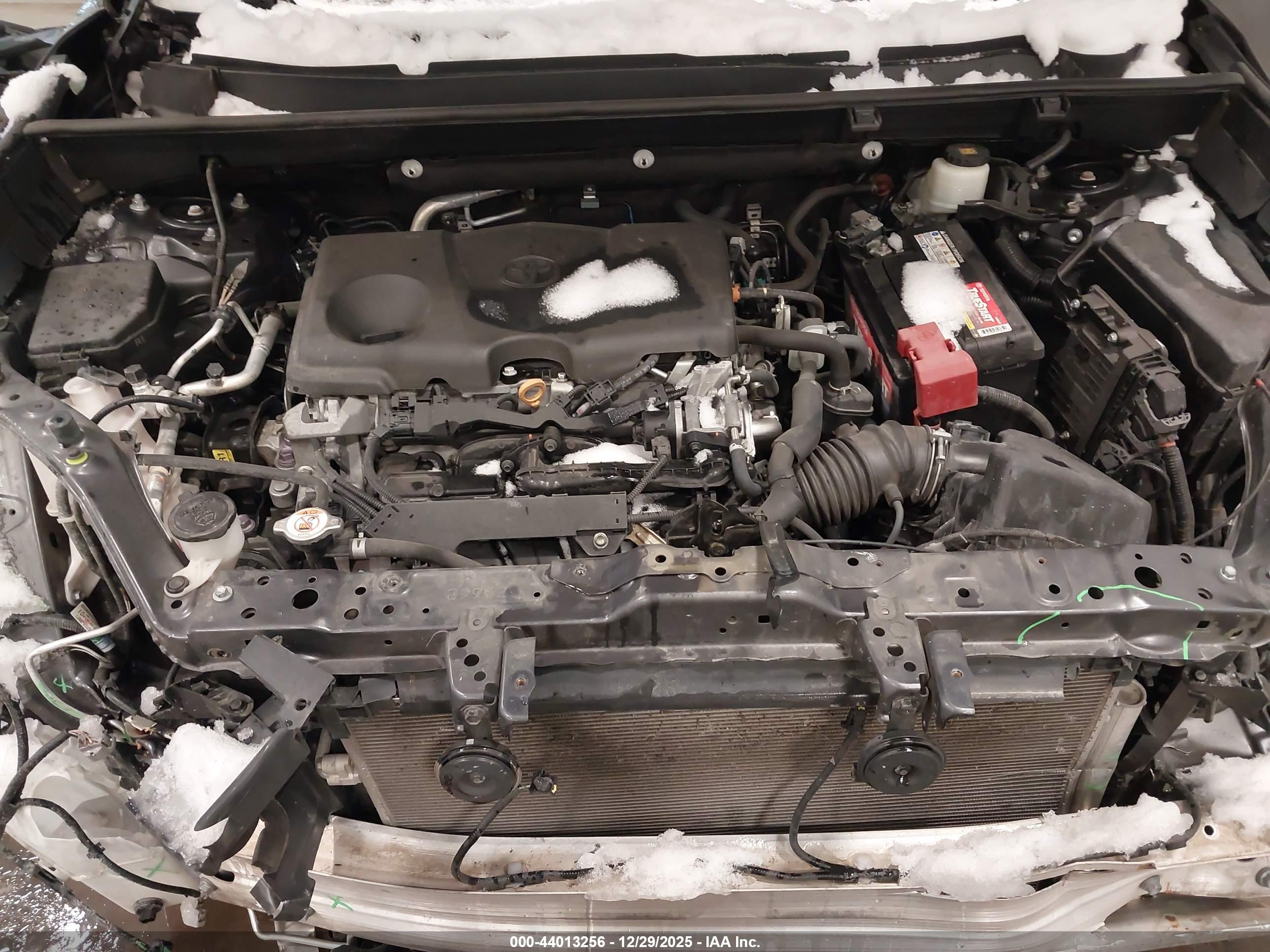 TOYOTA RAV4 image 10