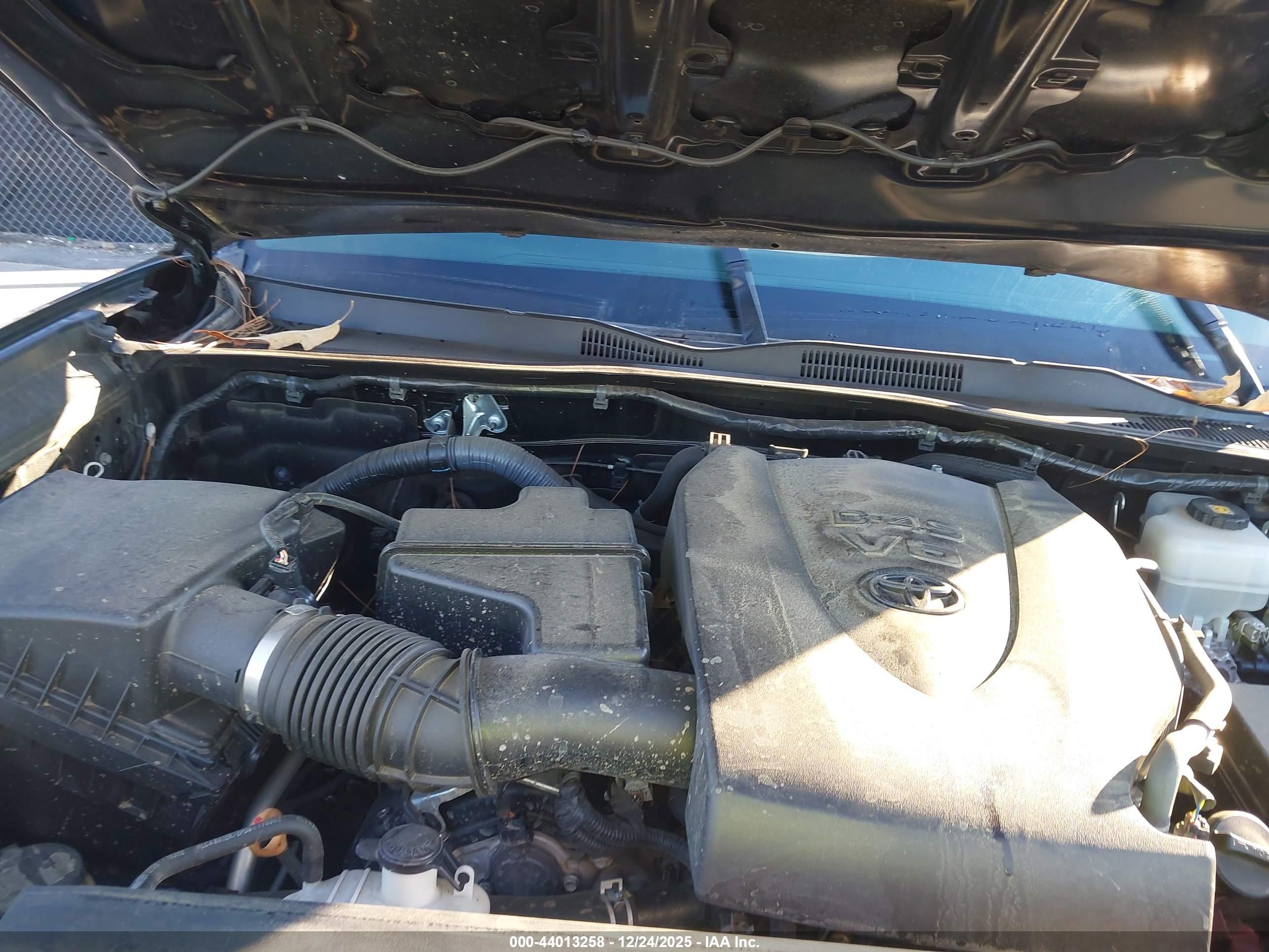 TOYOTA TACOMA image 10