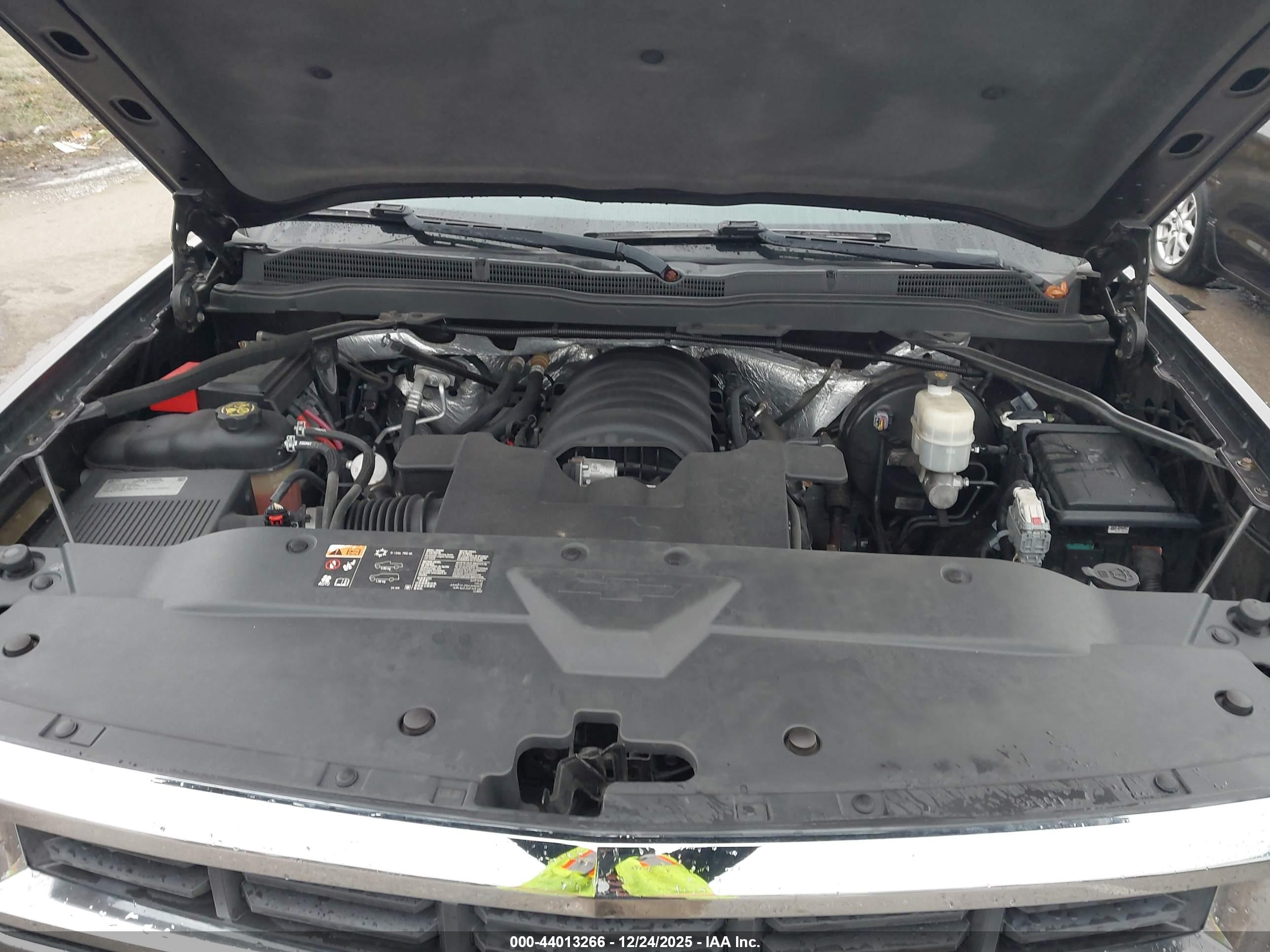 CHEVROLET SILVERADO image 10