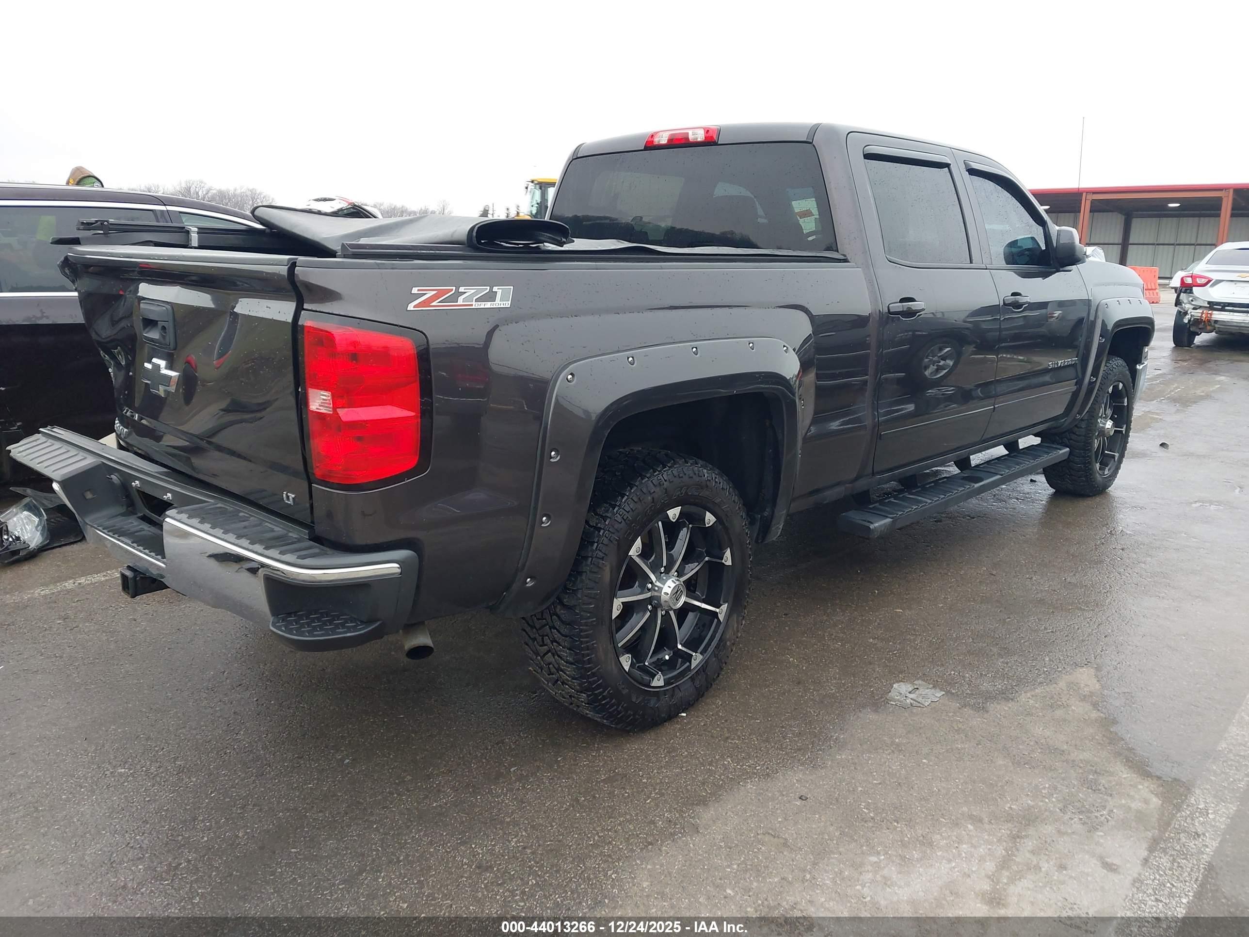 CHEVROLET SILVERADO image 4