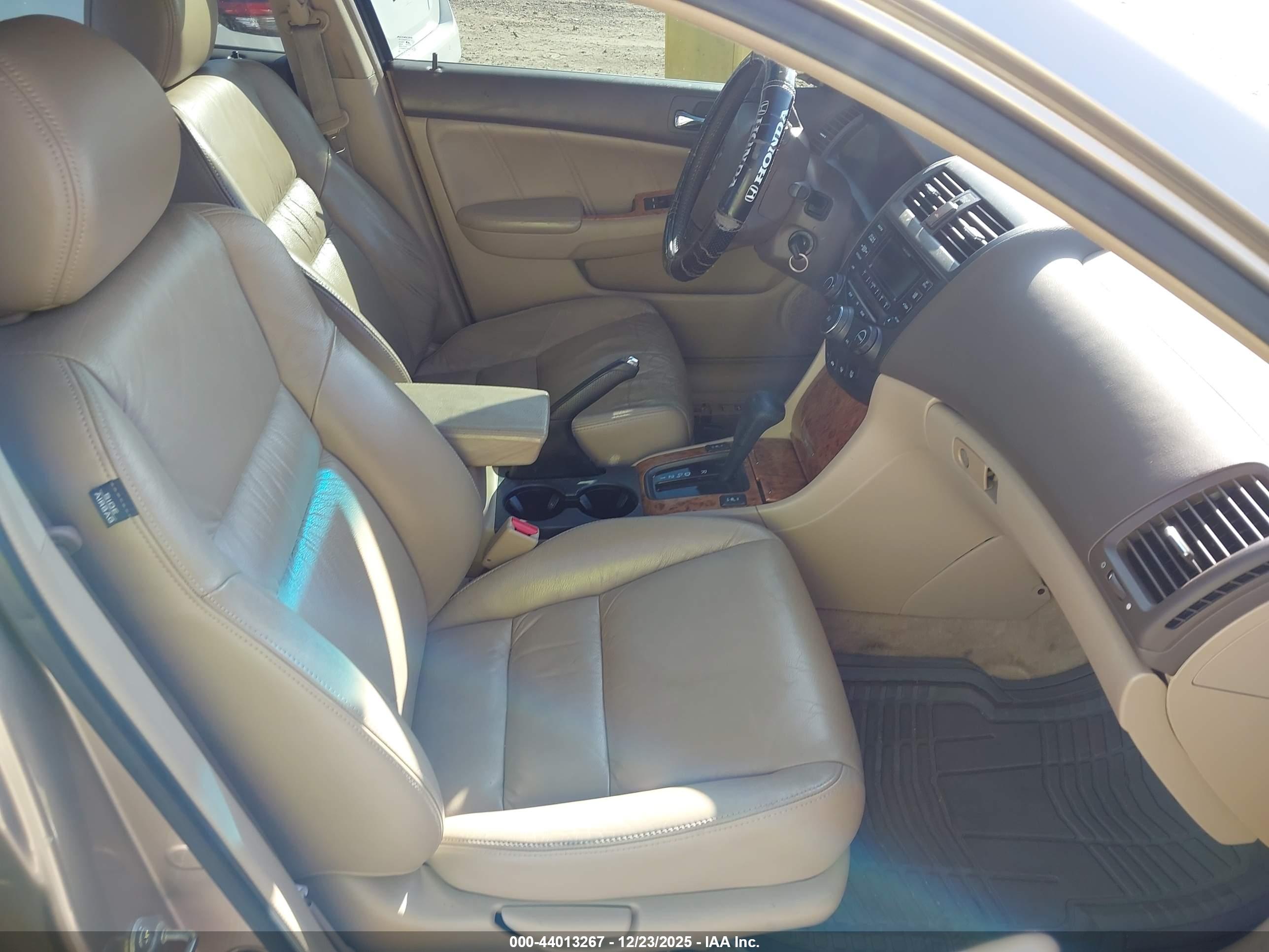 HONDA ACCORD image 5
