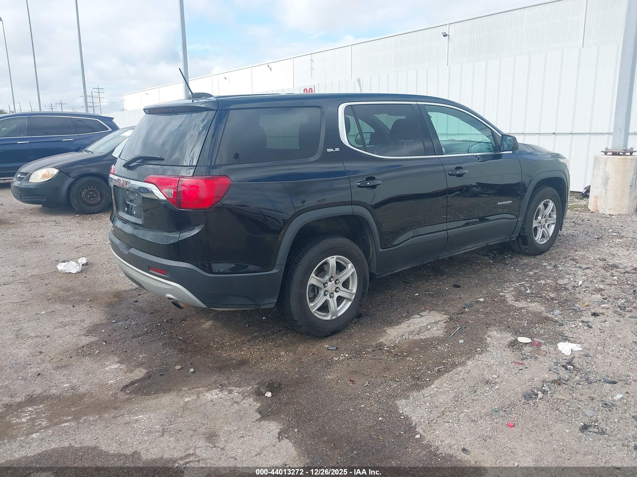 GMC ACADIA image 4