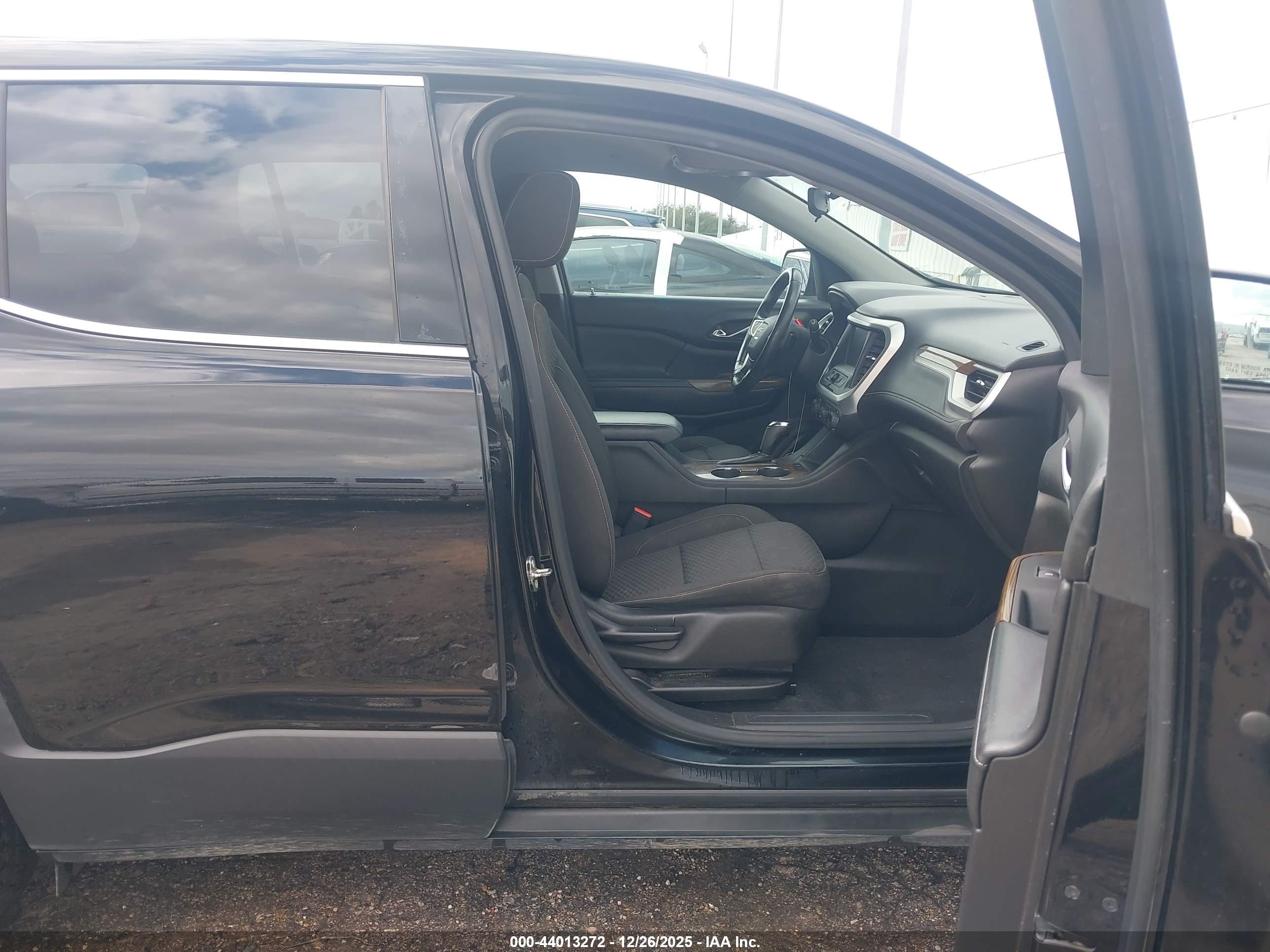 GMC ACADIA image 5