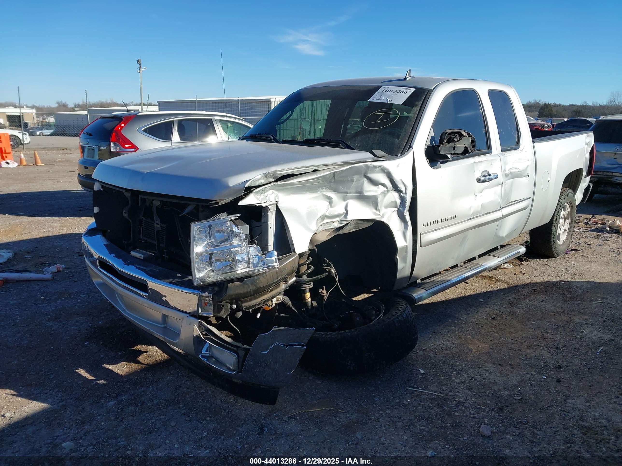 CHEVROLET SILVERADO image 2