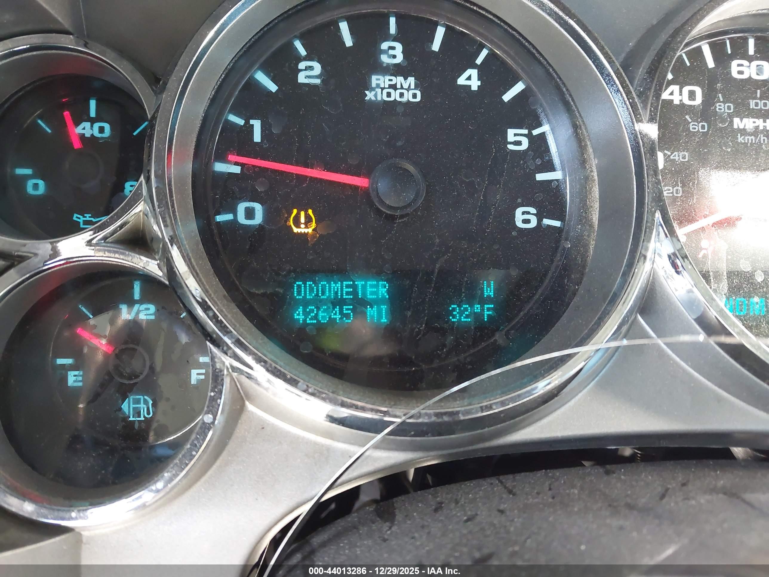 CHEVROLET SILVERADO image 7