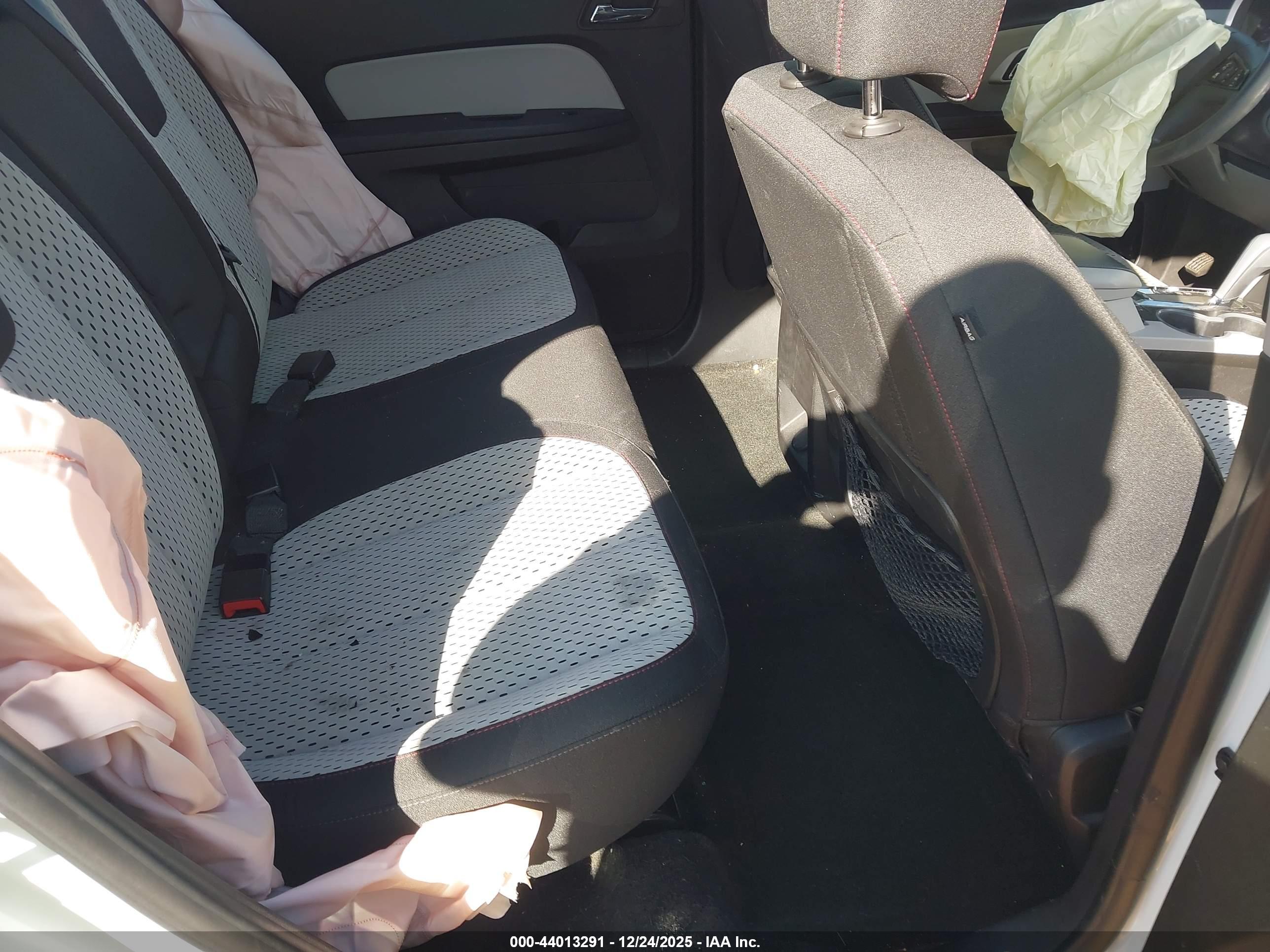 CHEVROLET EQUINOX image 8