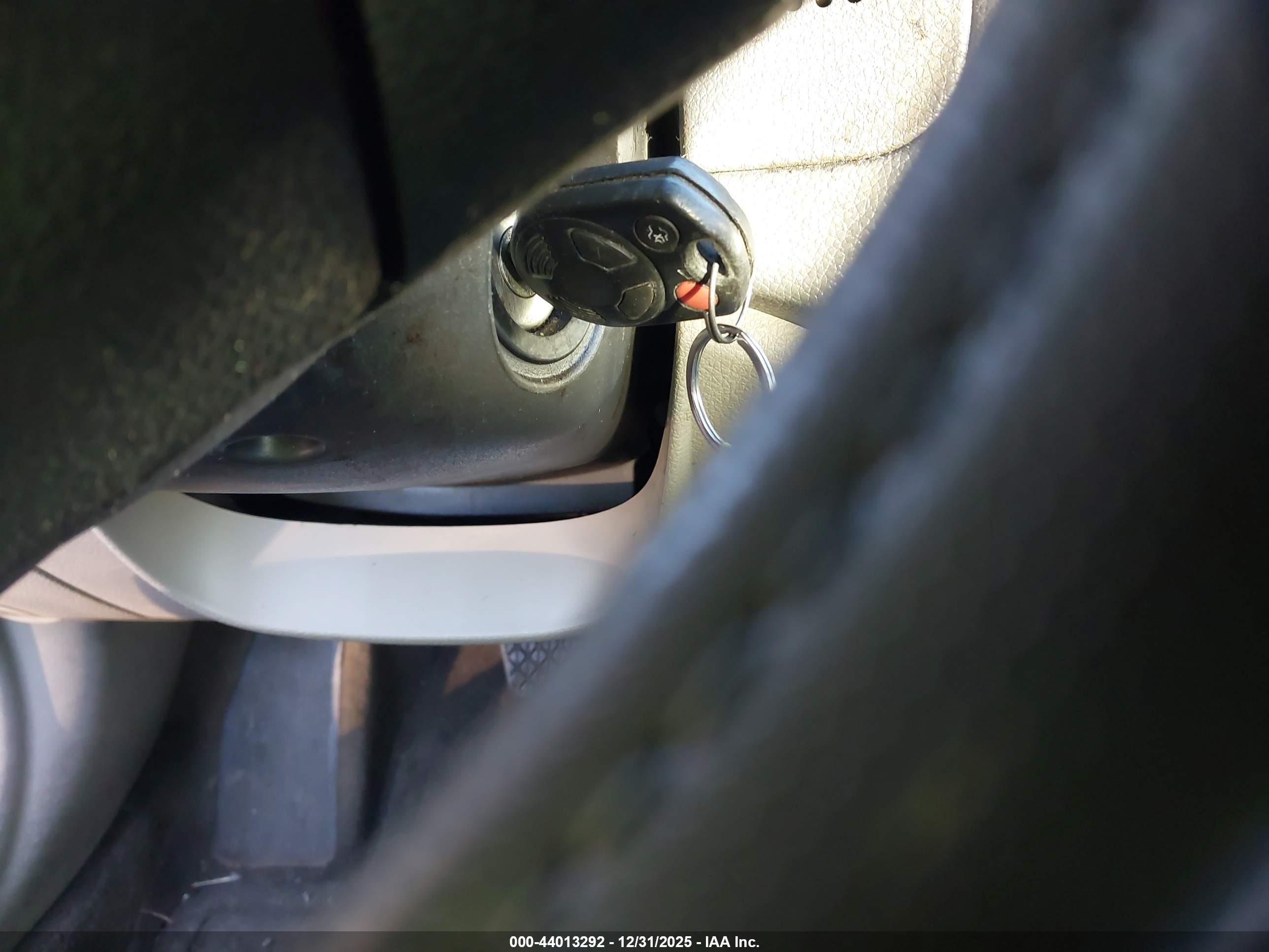 FORD FUSION image 11