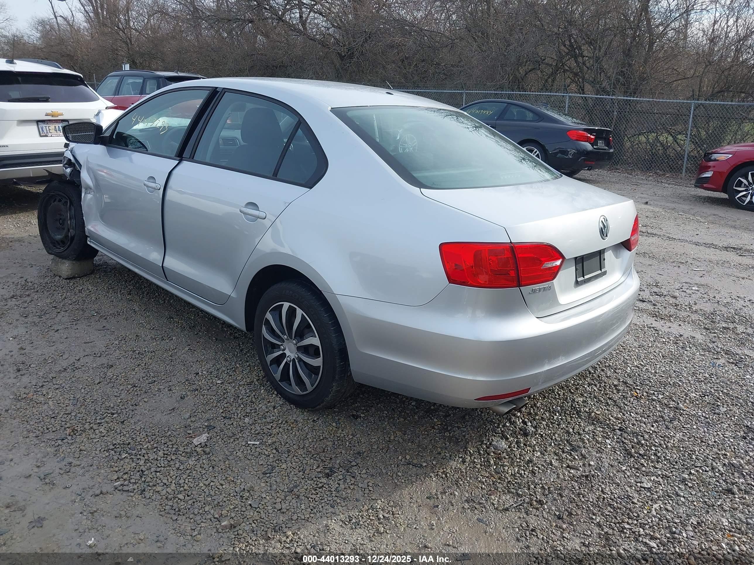 VOLKSWAGEN JETTA image 3