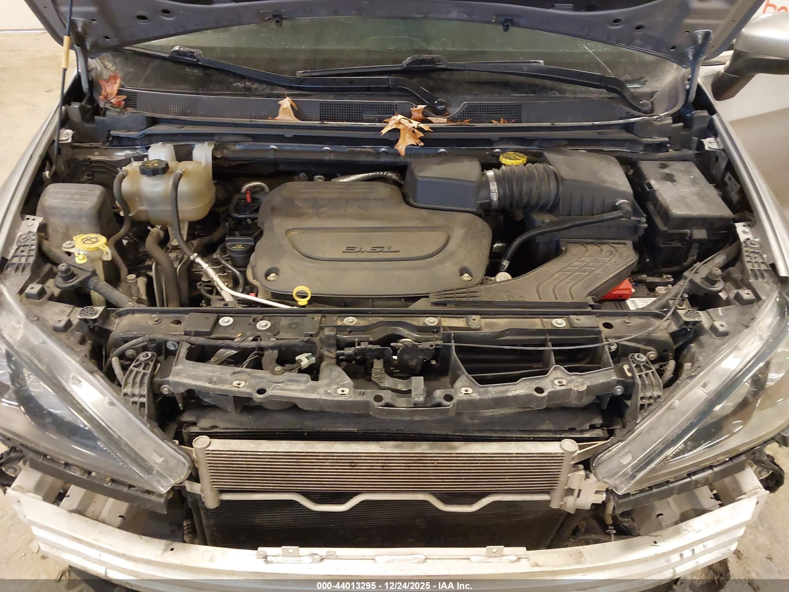 CHRYSLER VOYAGER image 10
