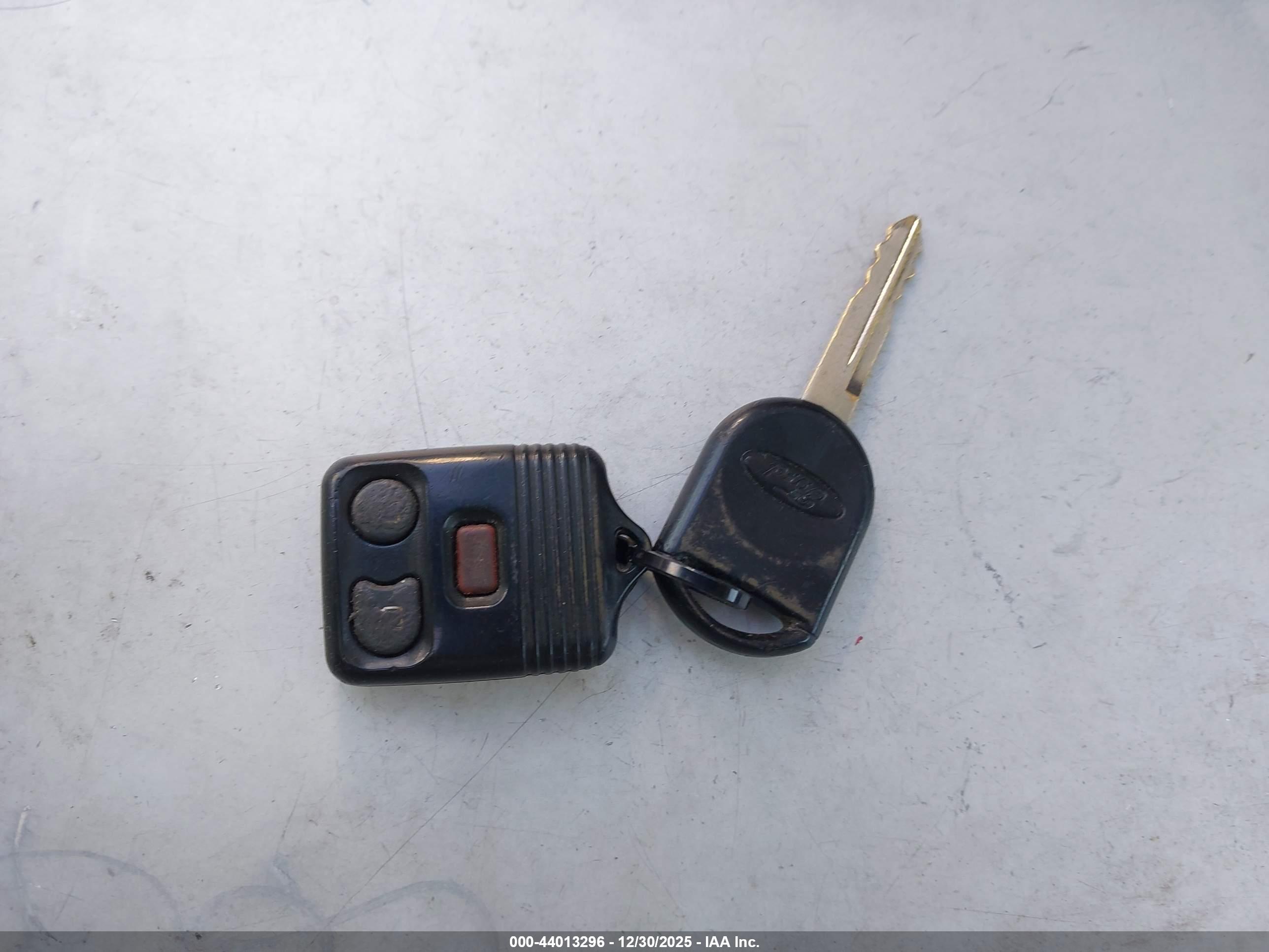 FORD FREESTAR image 11