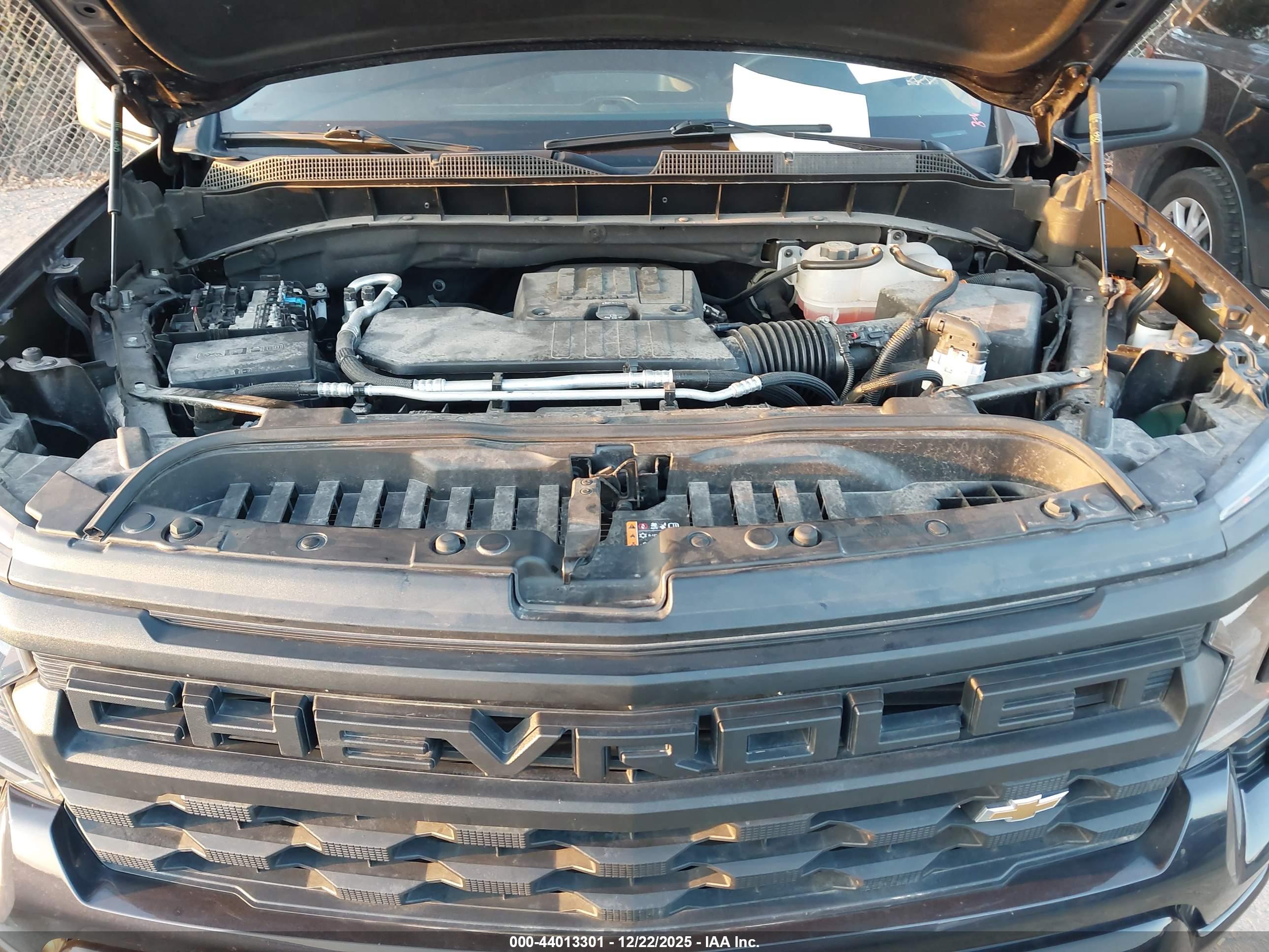 CHEVROLET SILVERADO image 10