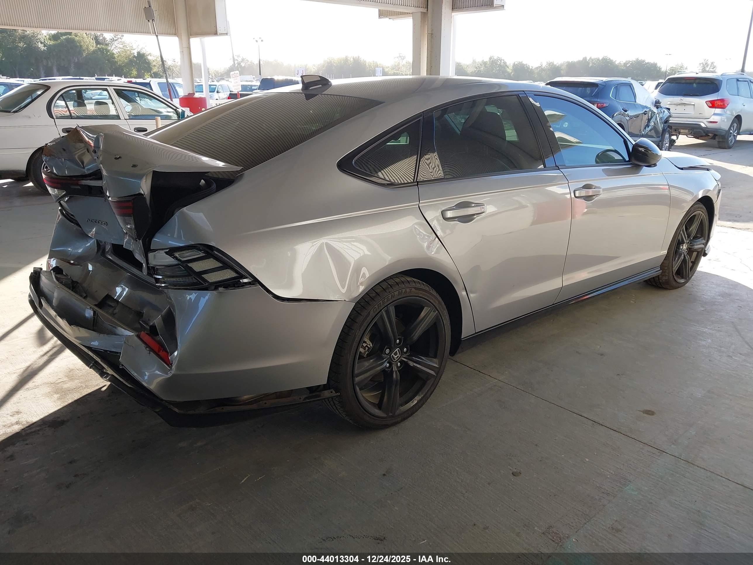 HONDA ACCORD image 4