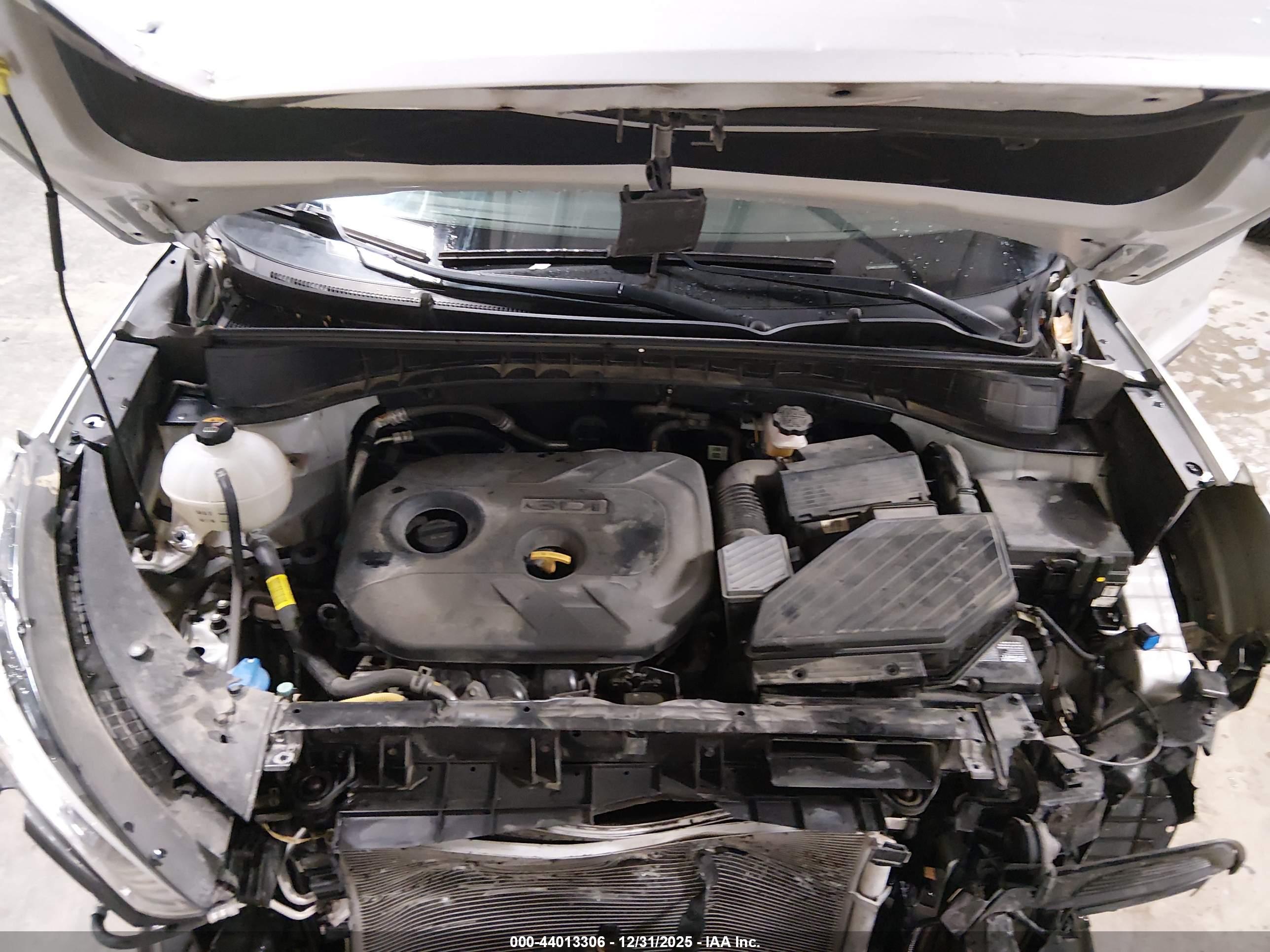 HYUNDAI TUCSON image 10