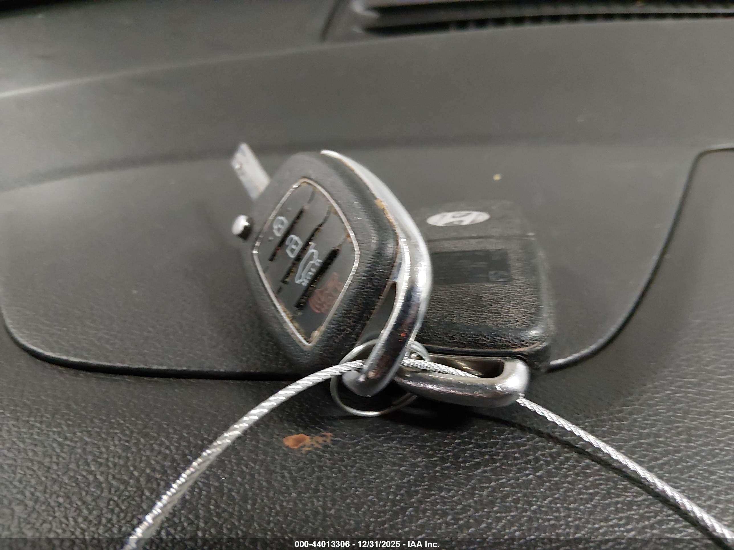 HYUNDAI TUCSON image 11