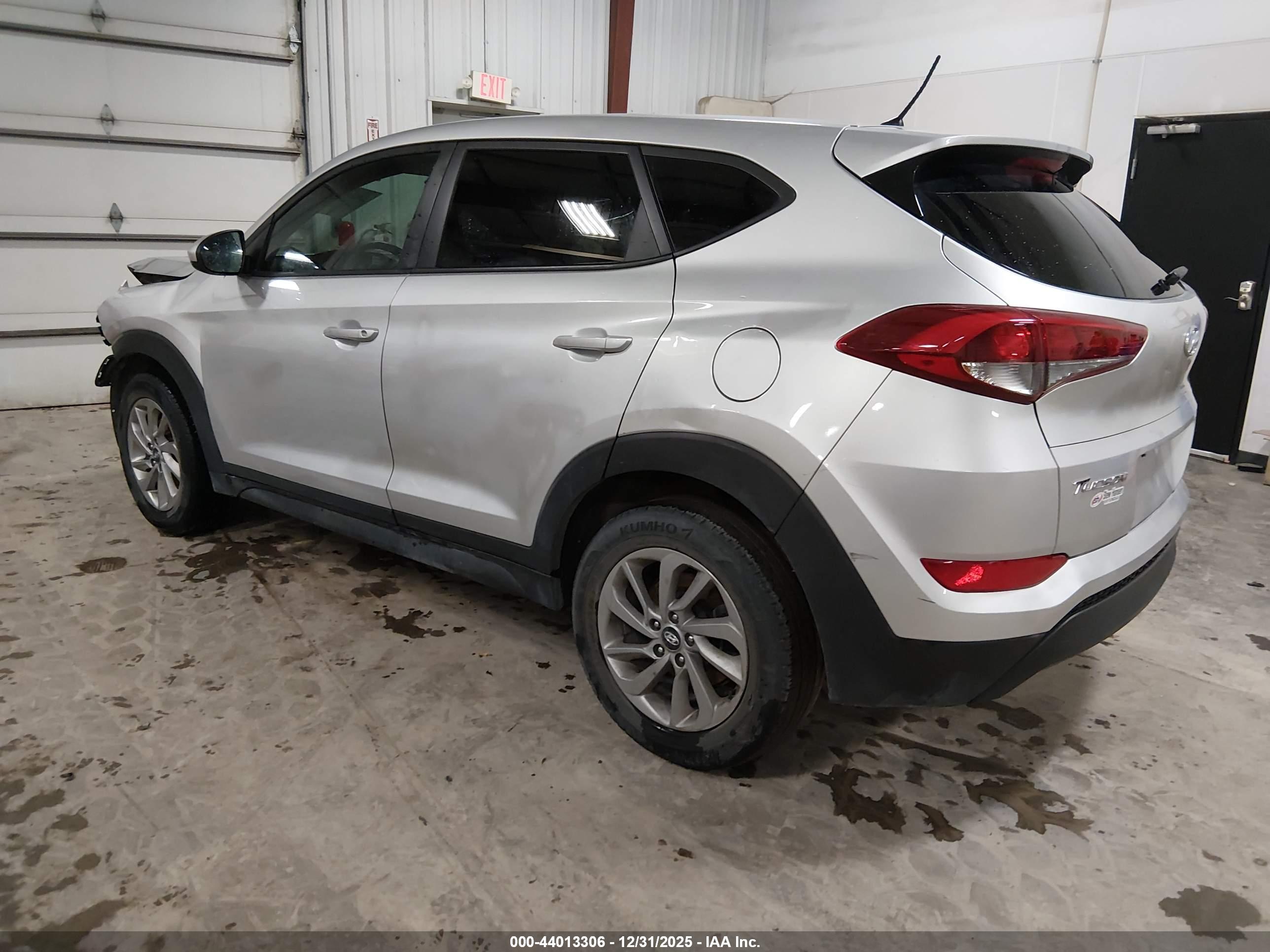 HYUNDAI TUCSON image 3