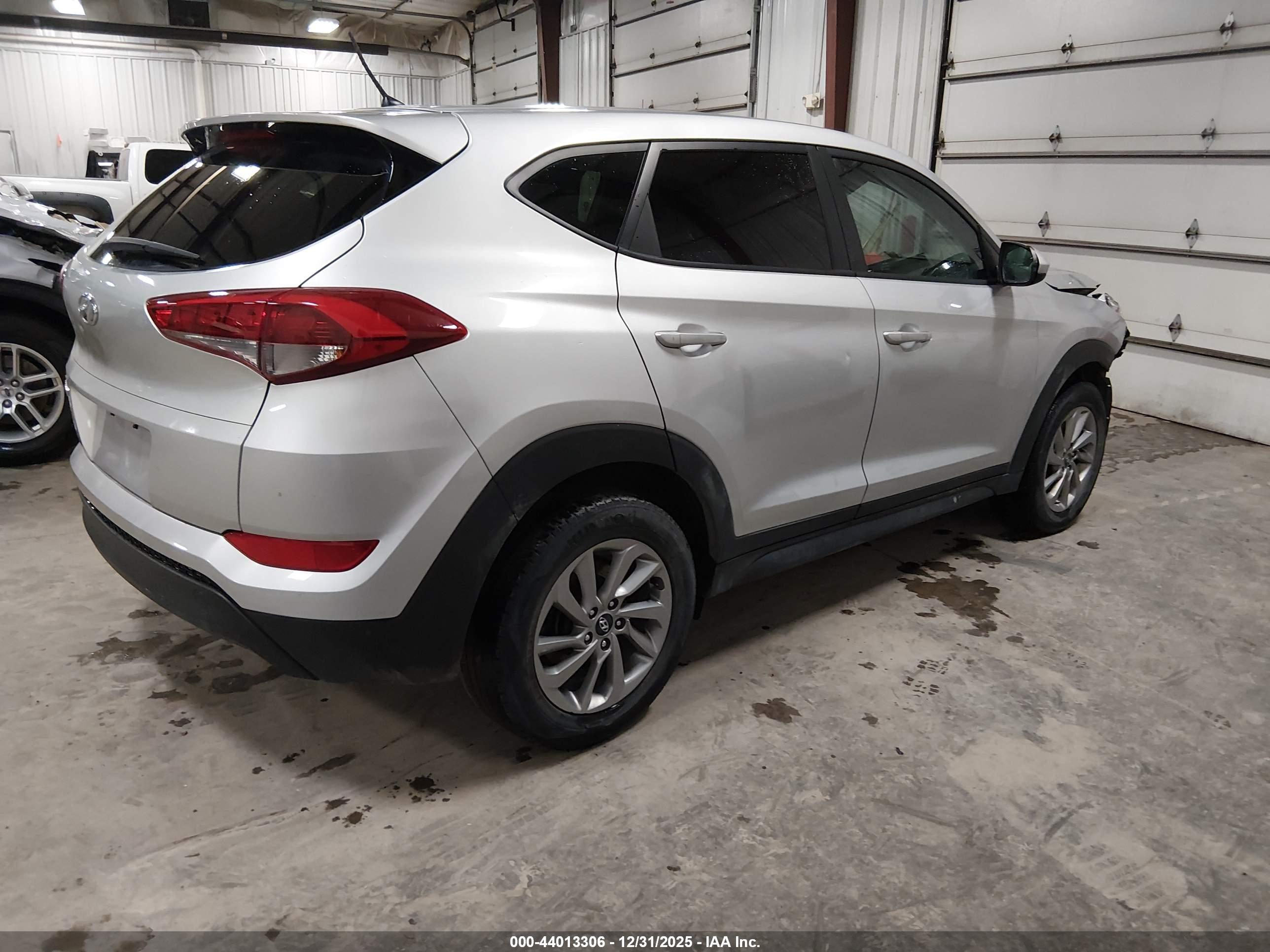 HYUNDAI TUCSON image 4