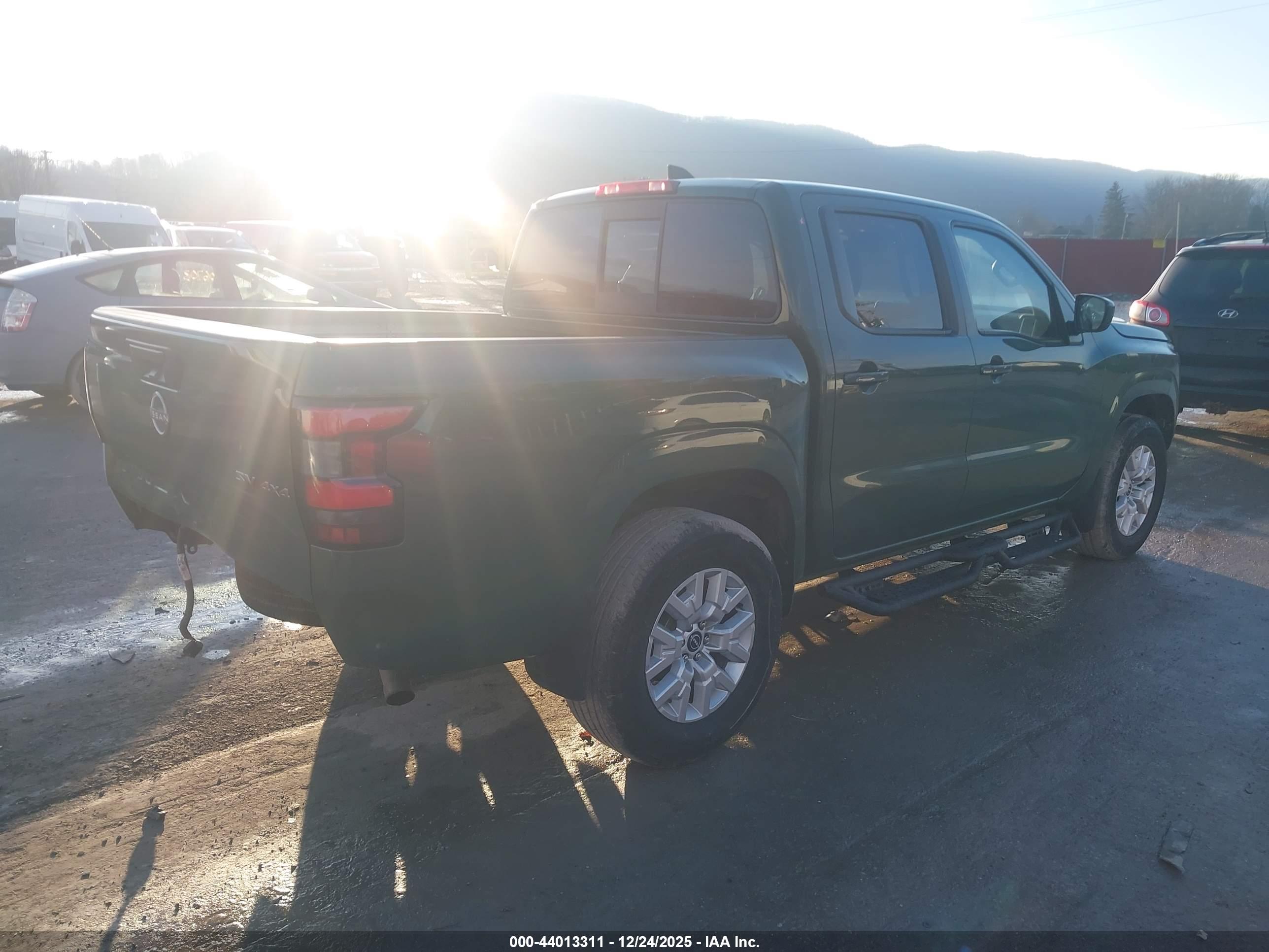 NISSAN FRONTIER image 4