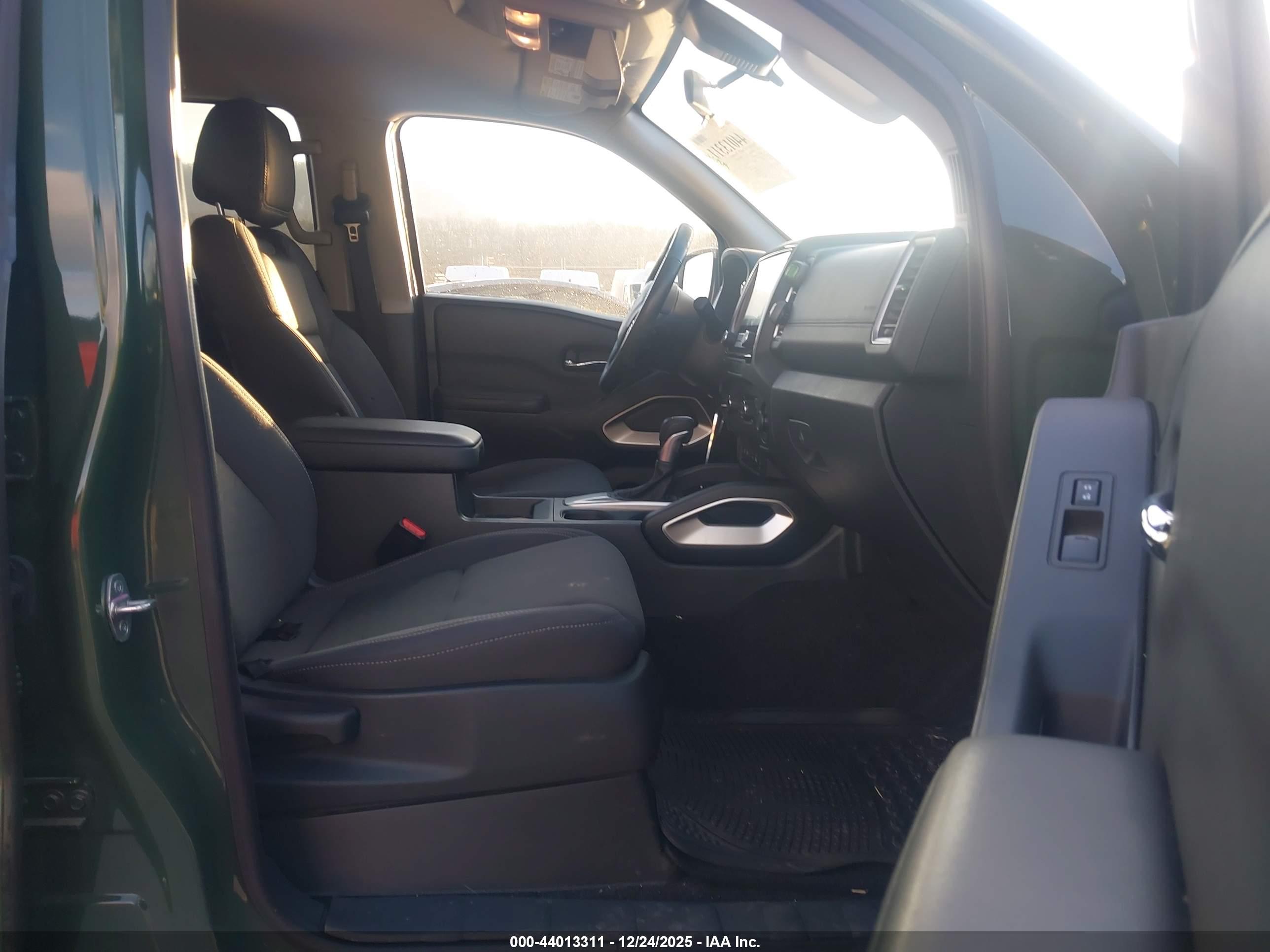 NISSAN FRONTIER image 5
