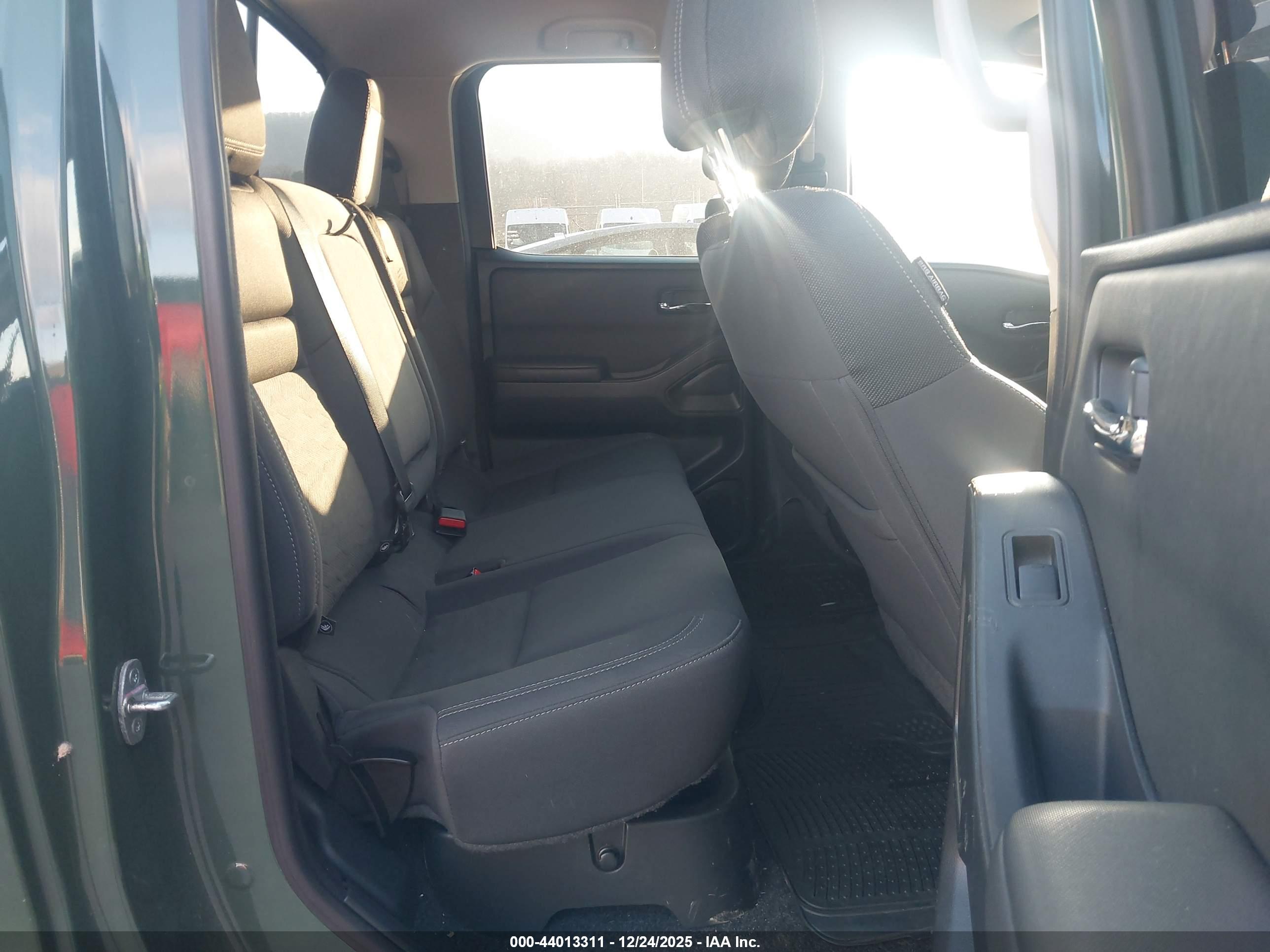 NISSAN FRONTIER image 8