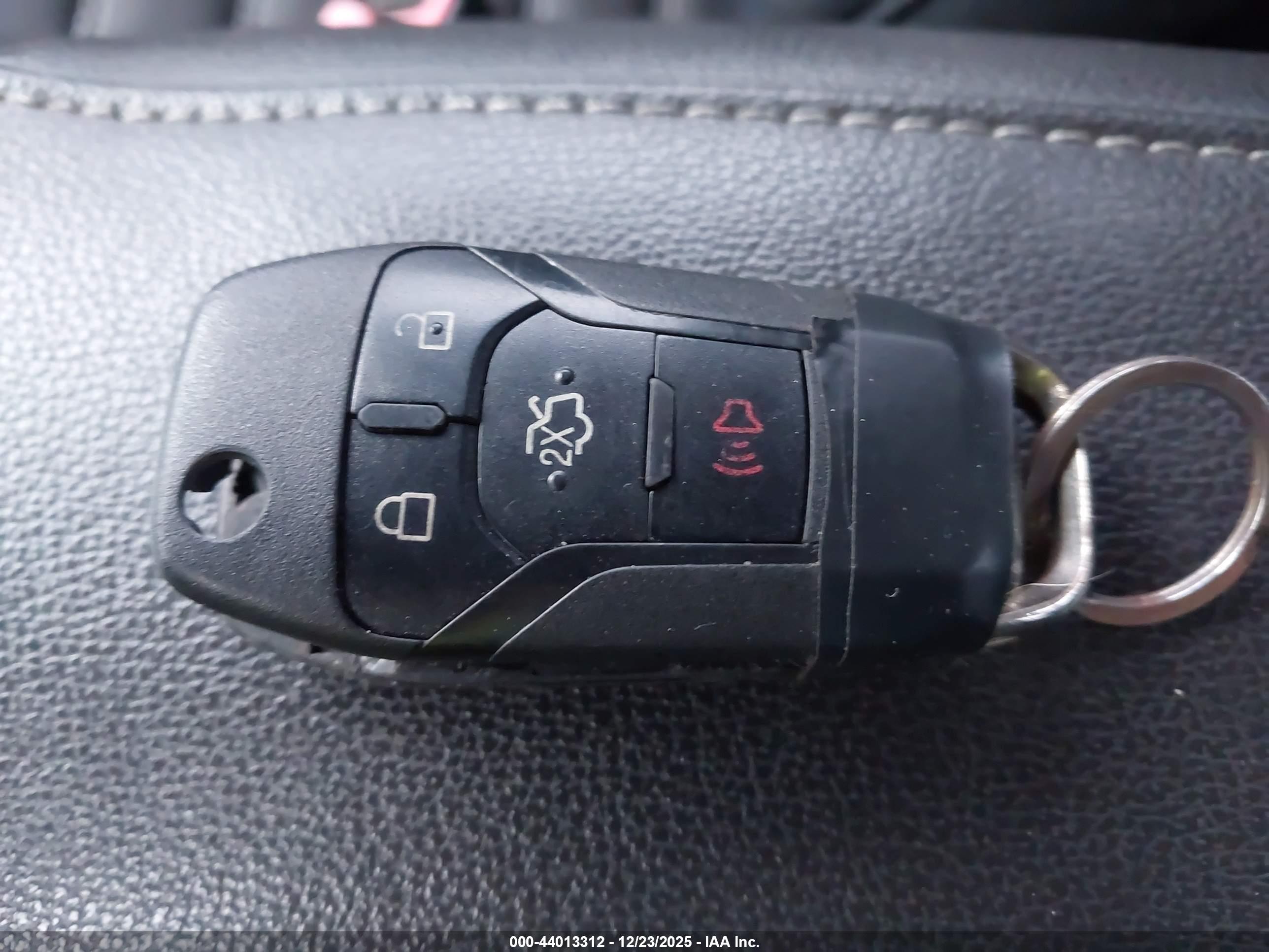 FORD FUSION image 11