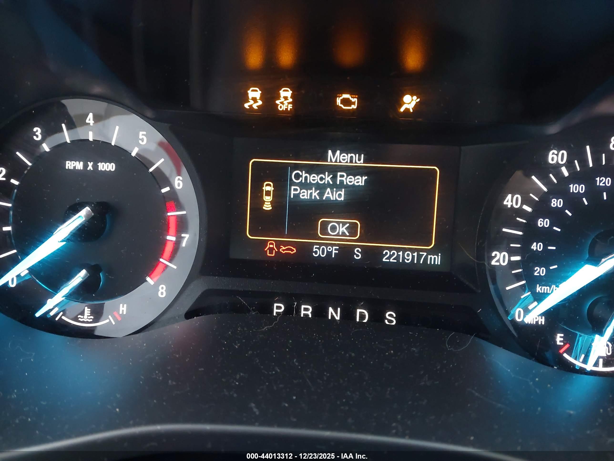 FORD FUSION image 7
