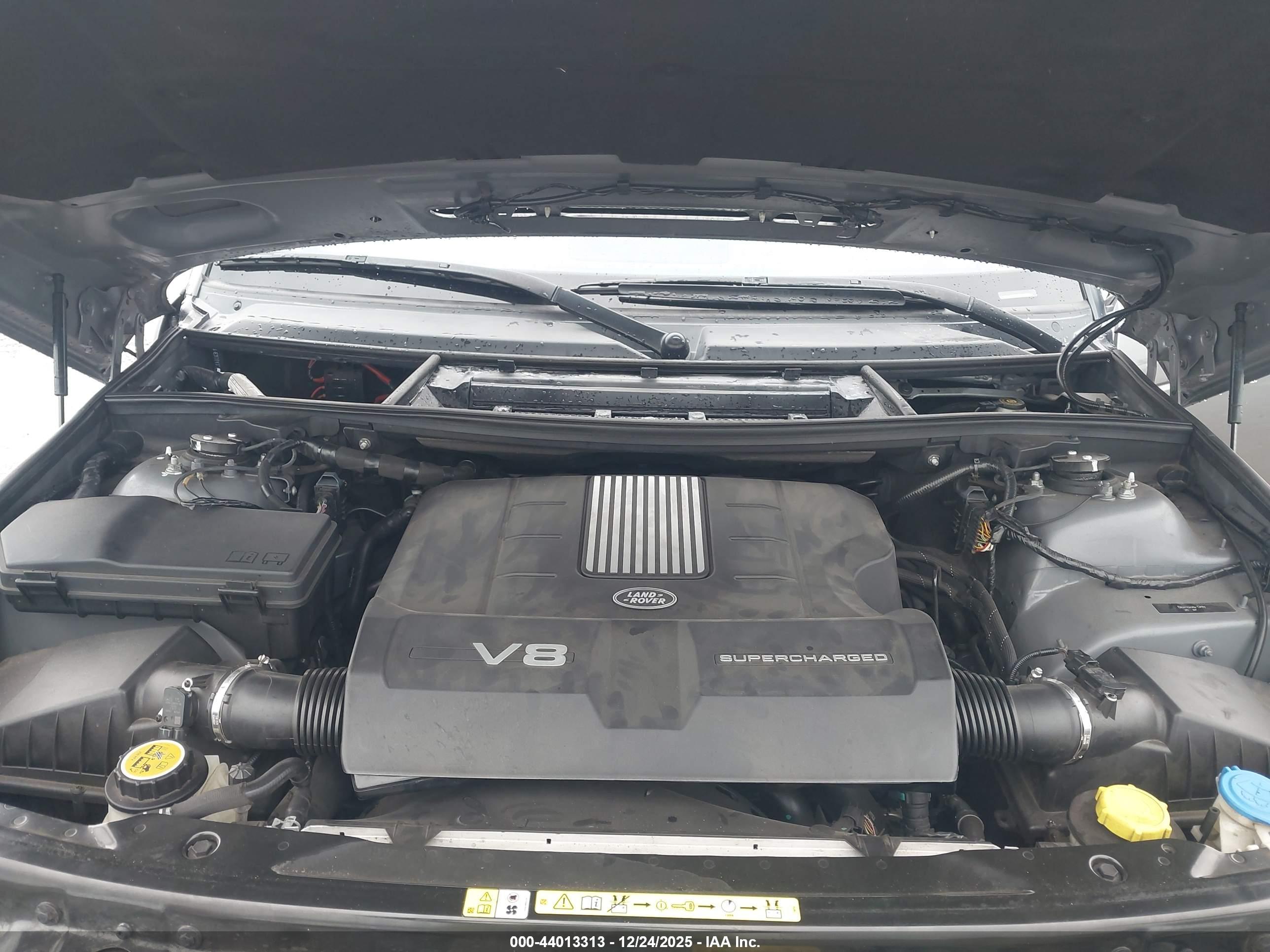 LAND ROVER image 10