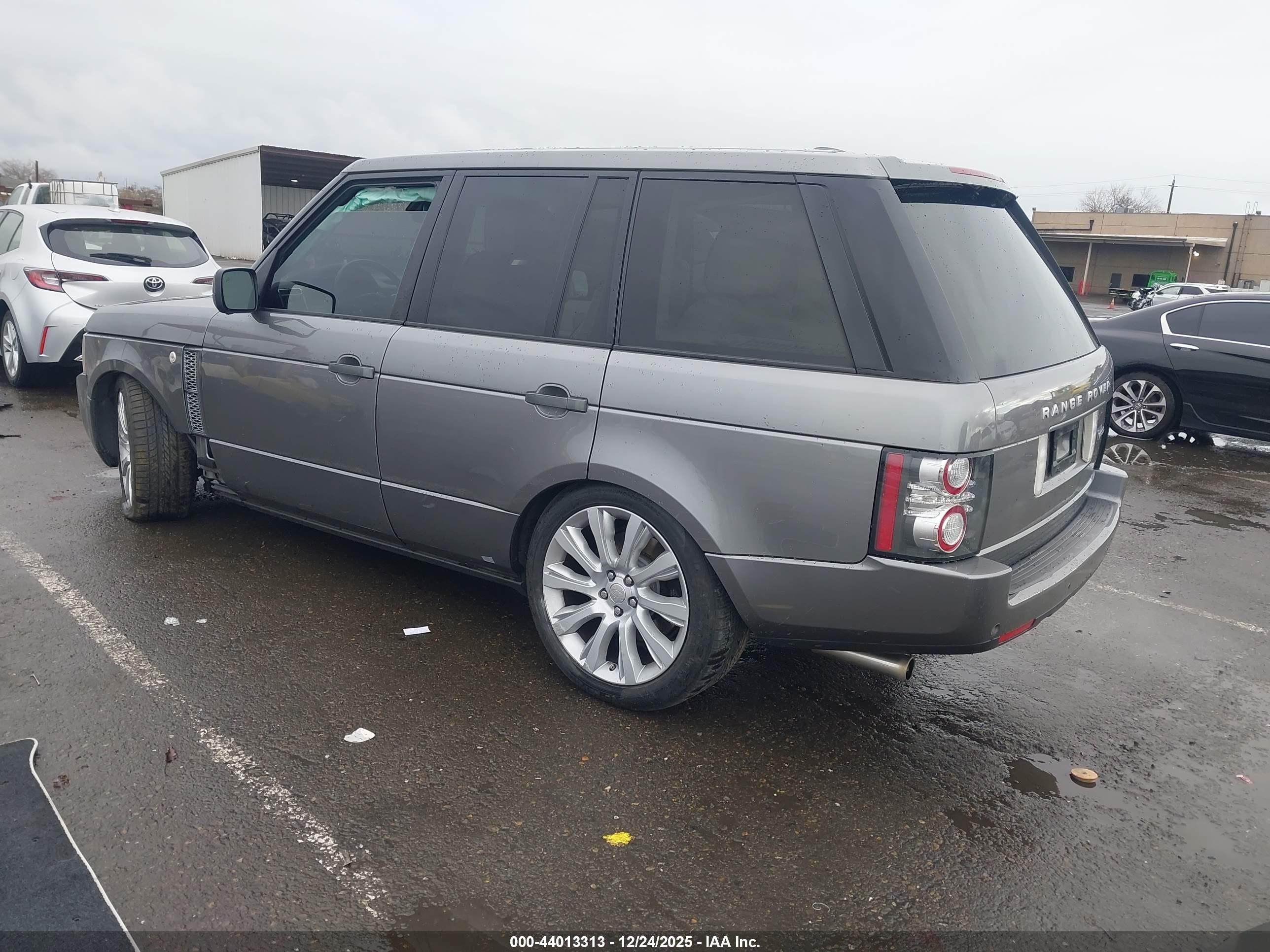 LAND ROVER image 3