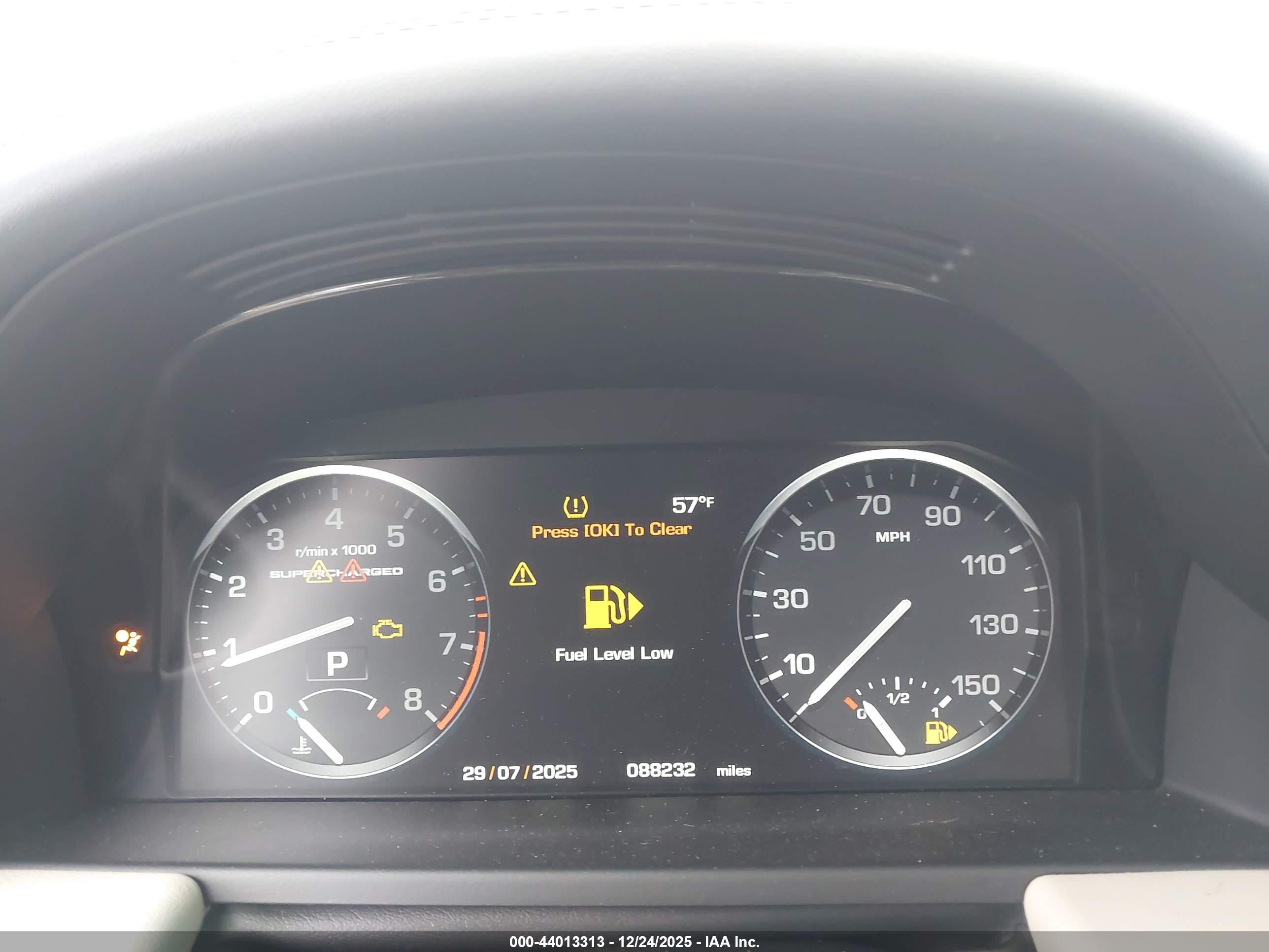 LAND ROVER image 7