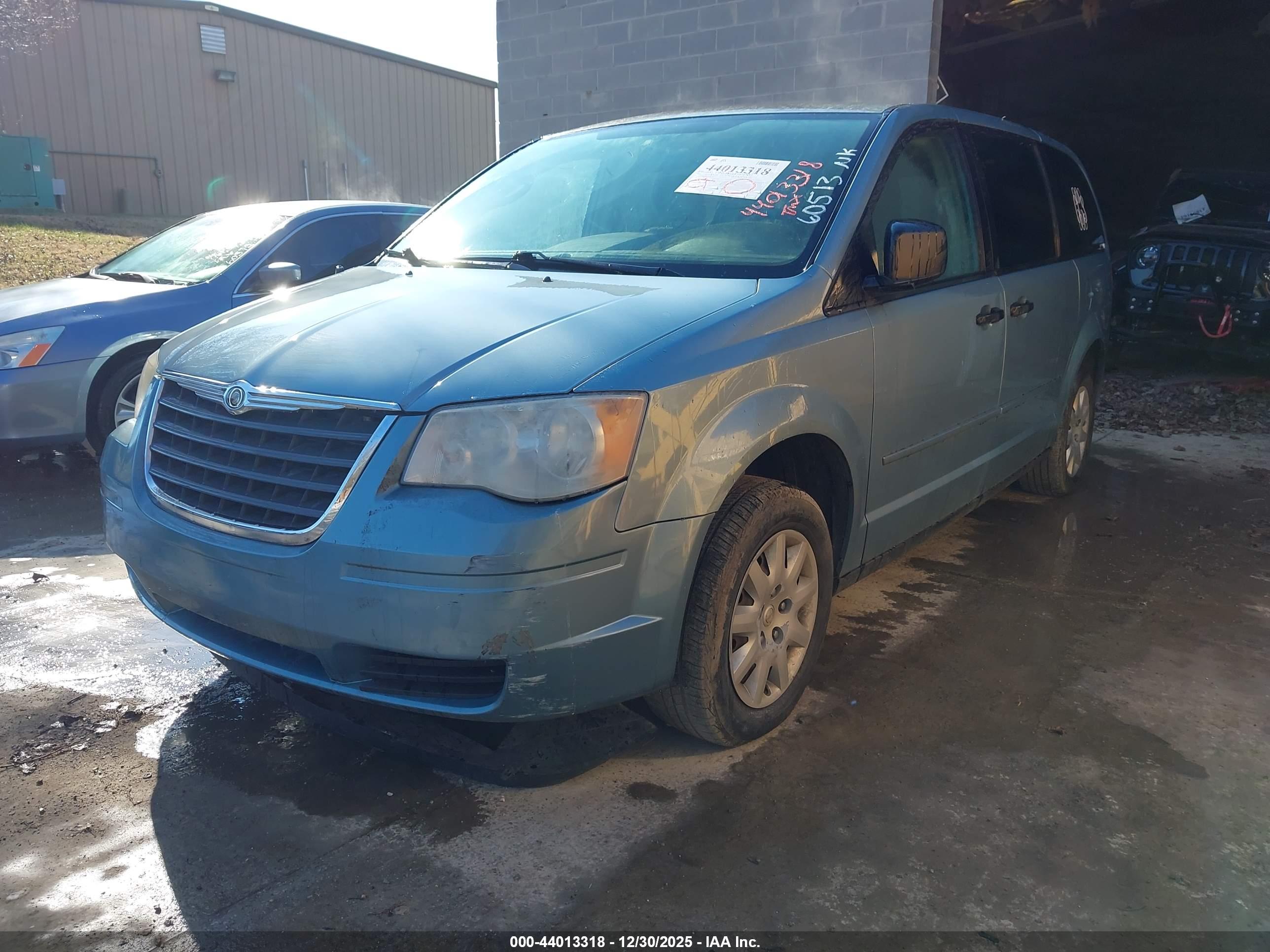 CHRYSLER TOWN image 2
