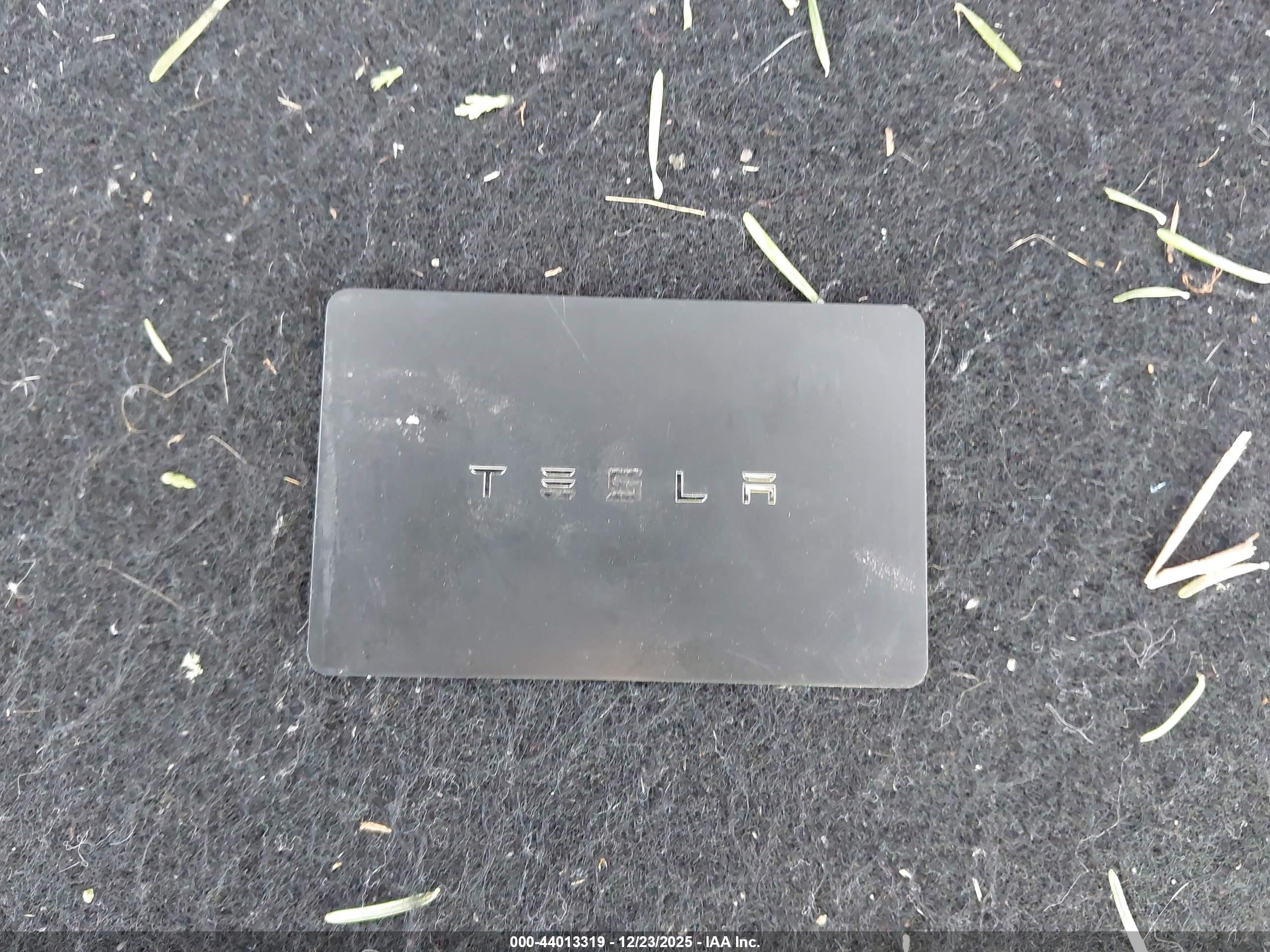 TESLA MODEL image 11