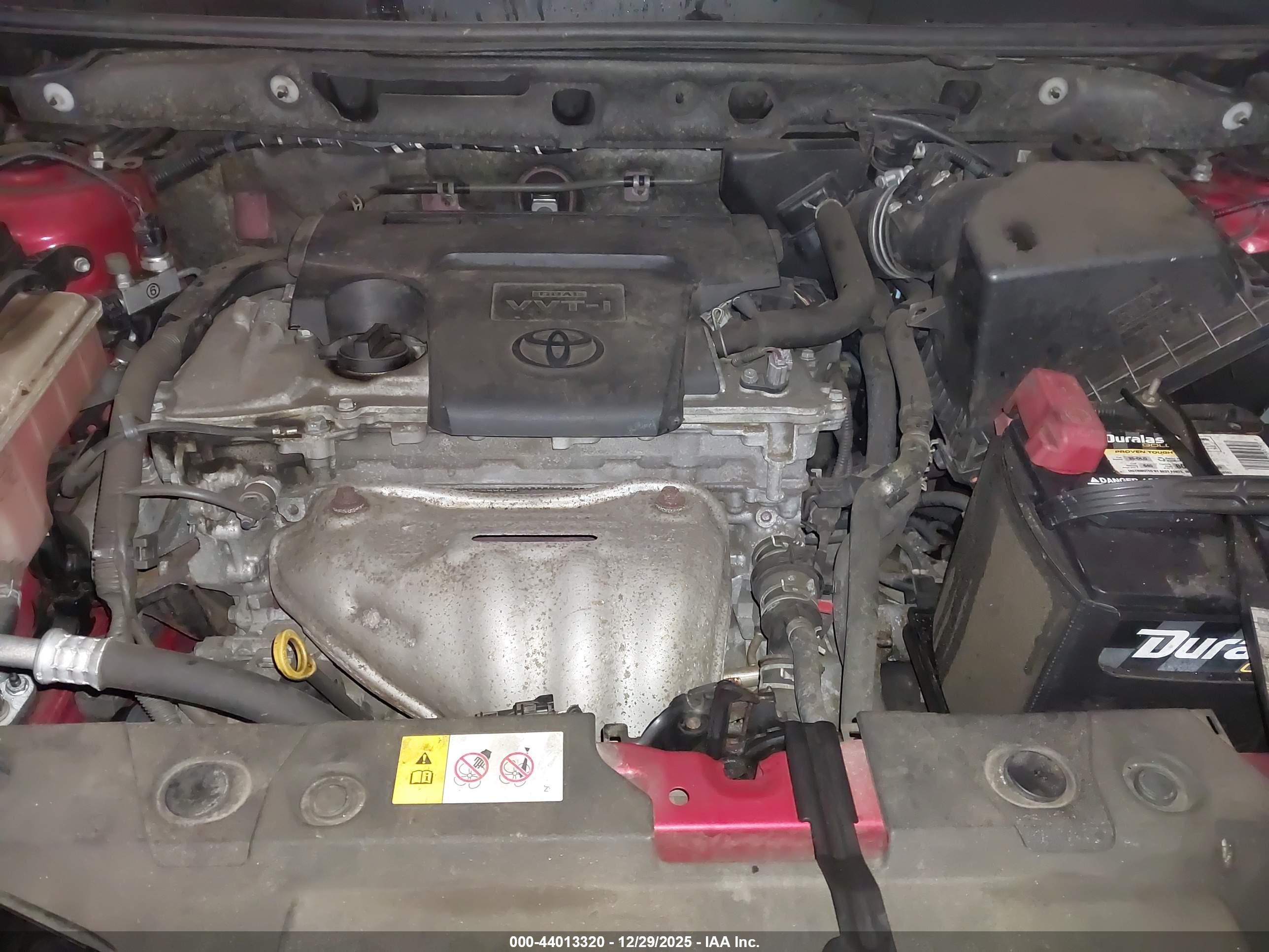 TOYOTA RAV4 image 10