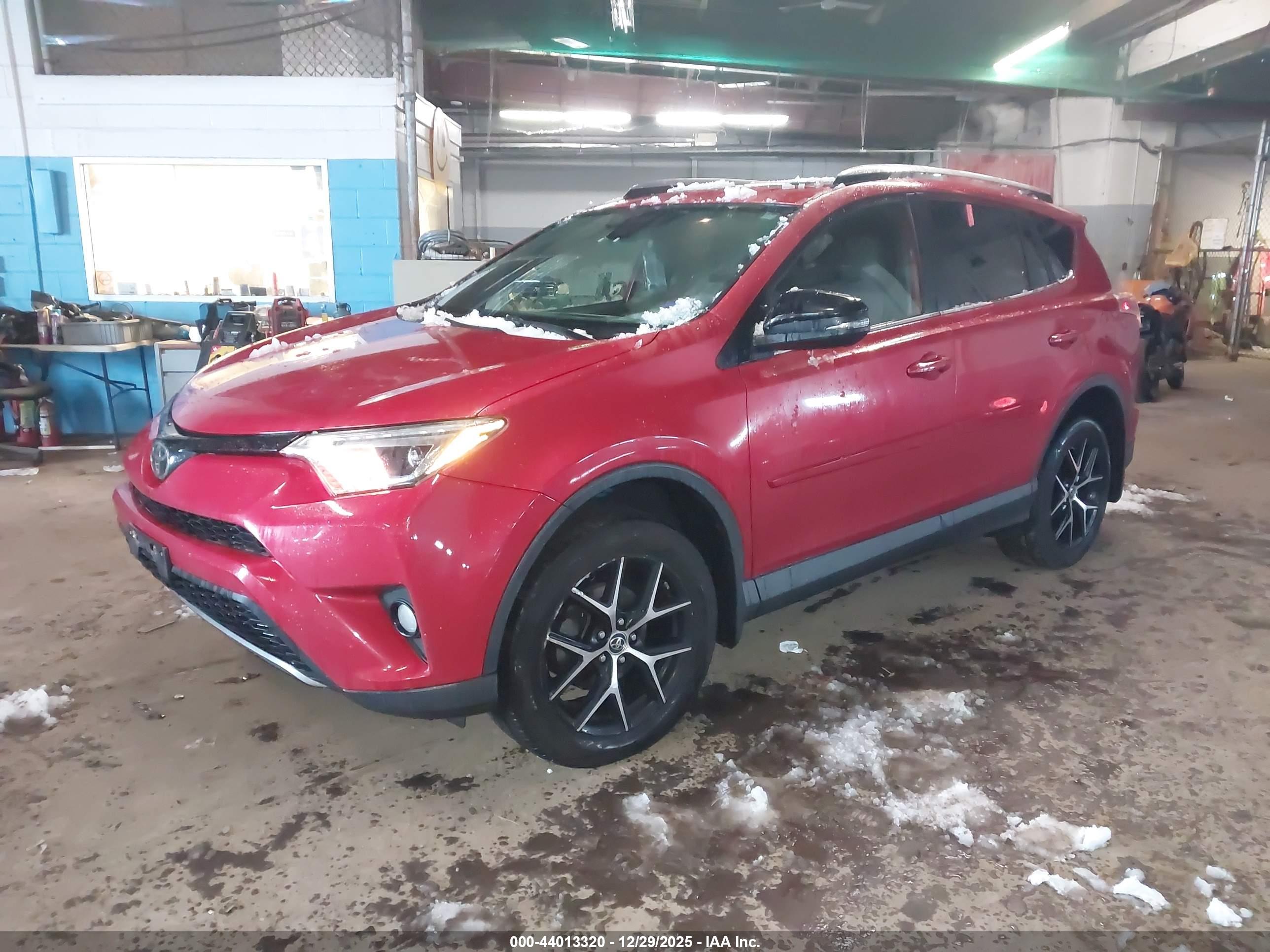 TOYOTA RAV4 image 2