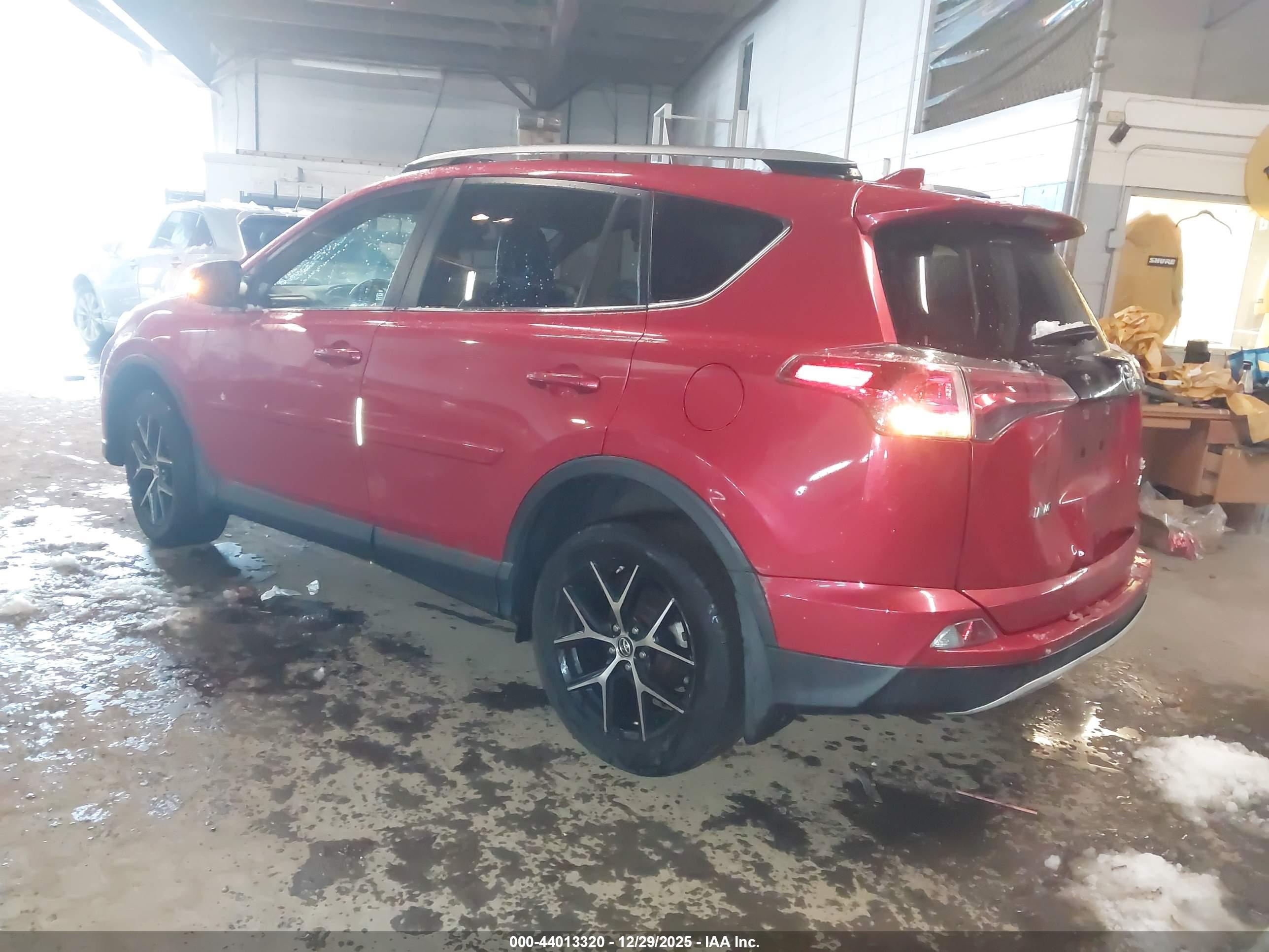 TOYOTA RAV4 image 3