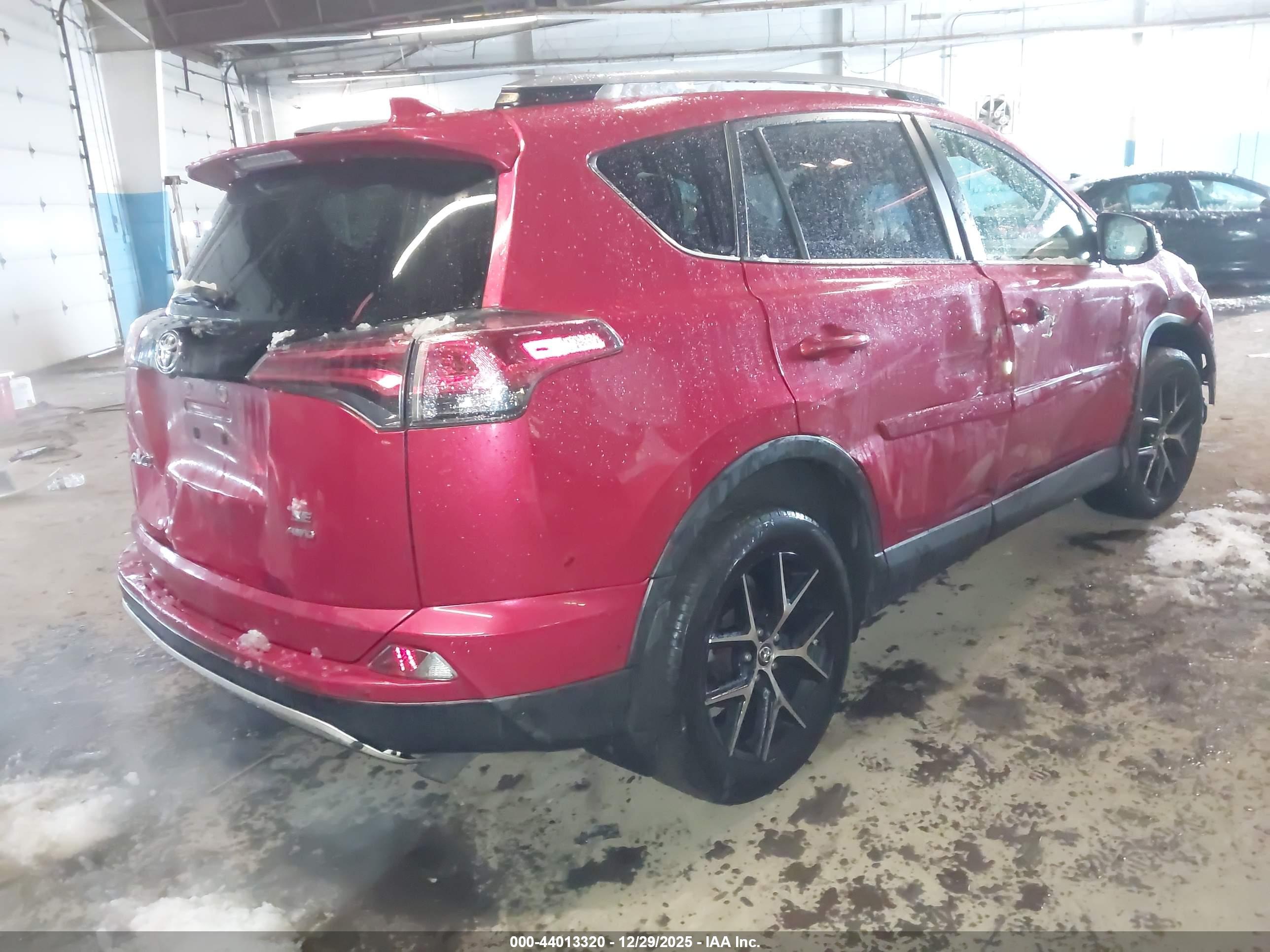 TOYOTA RAV4 image 4