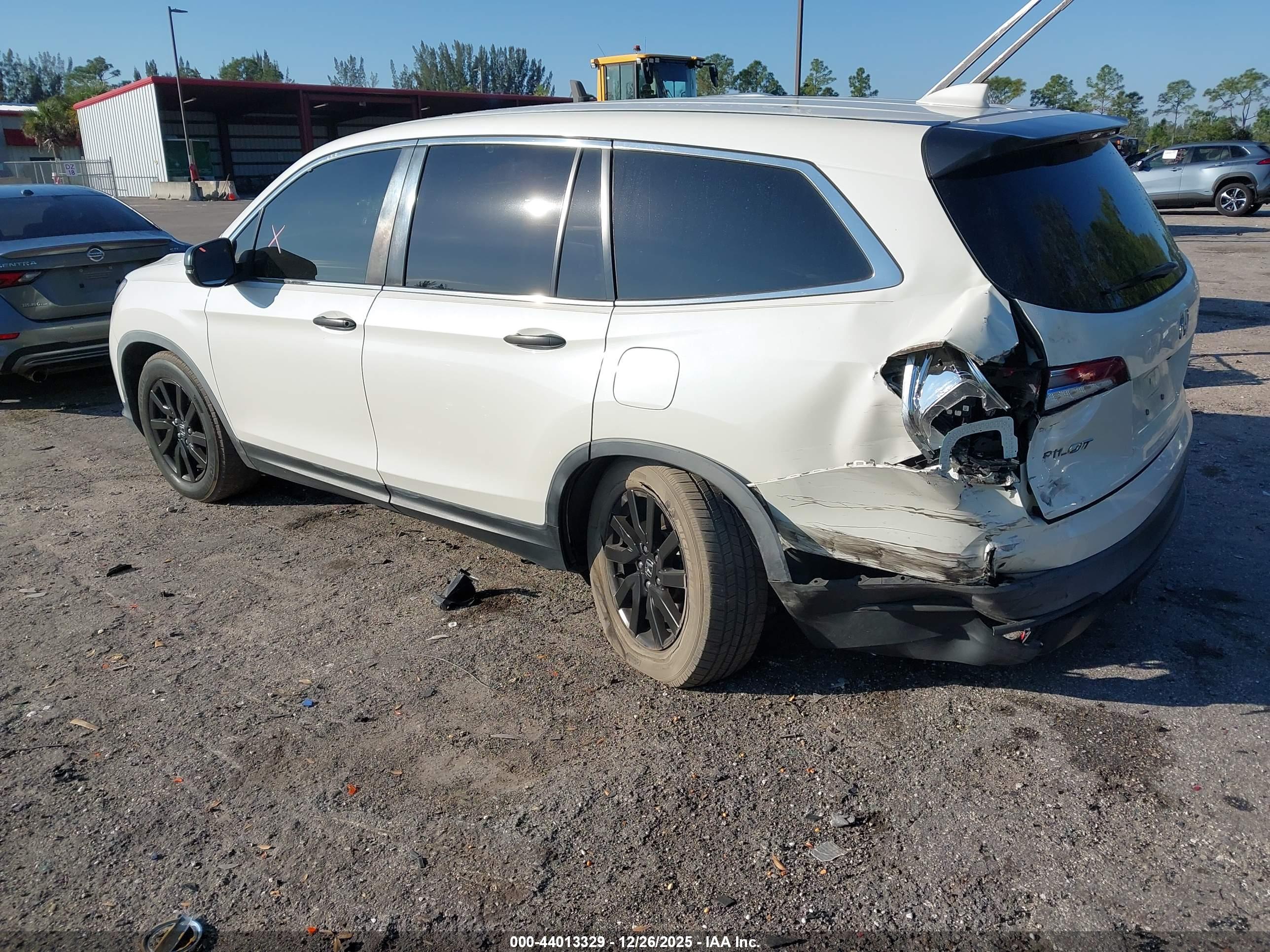 HONDA PILOT image 3