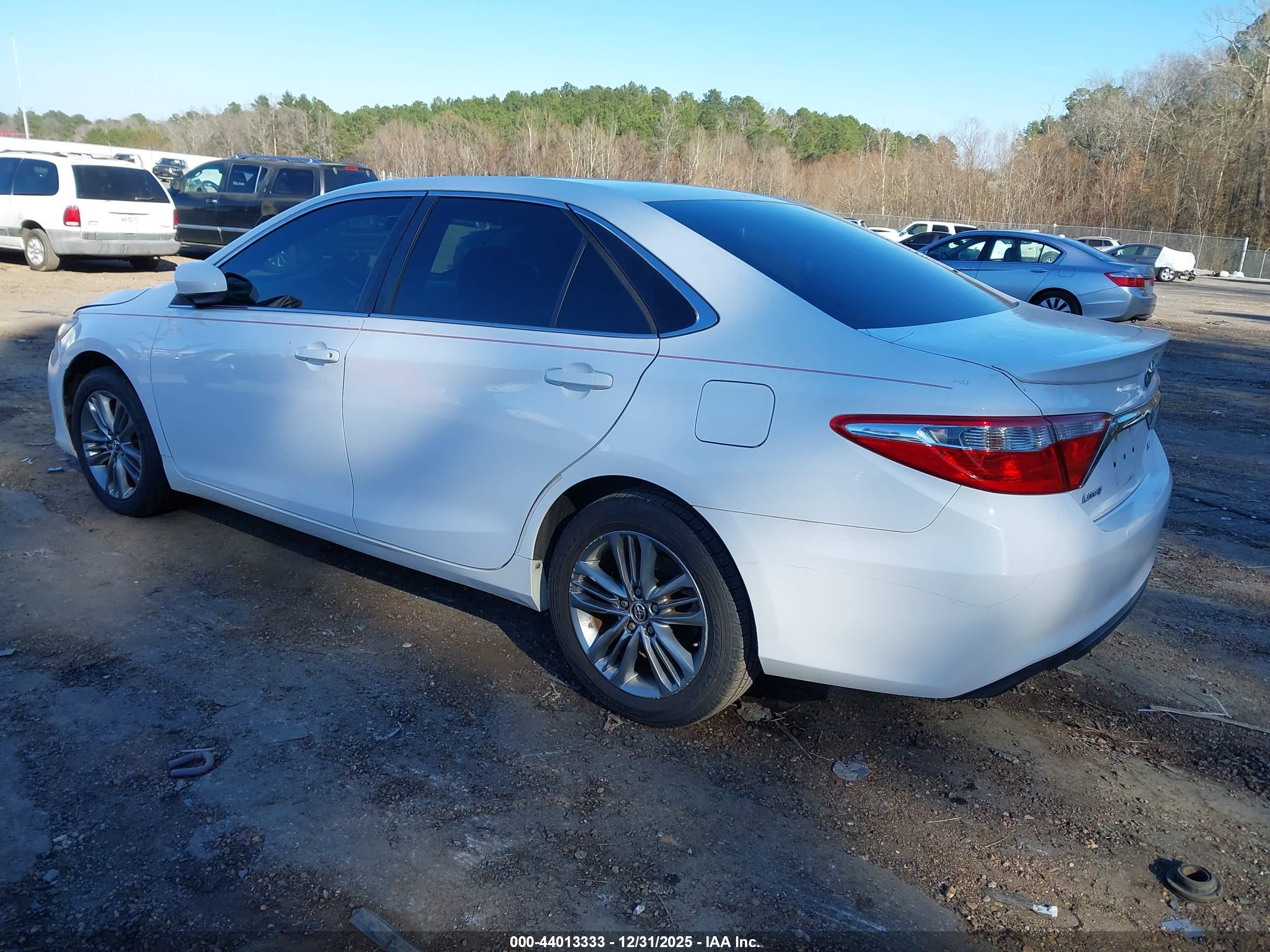 TOYOTA CAMRY image 3