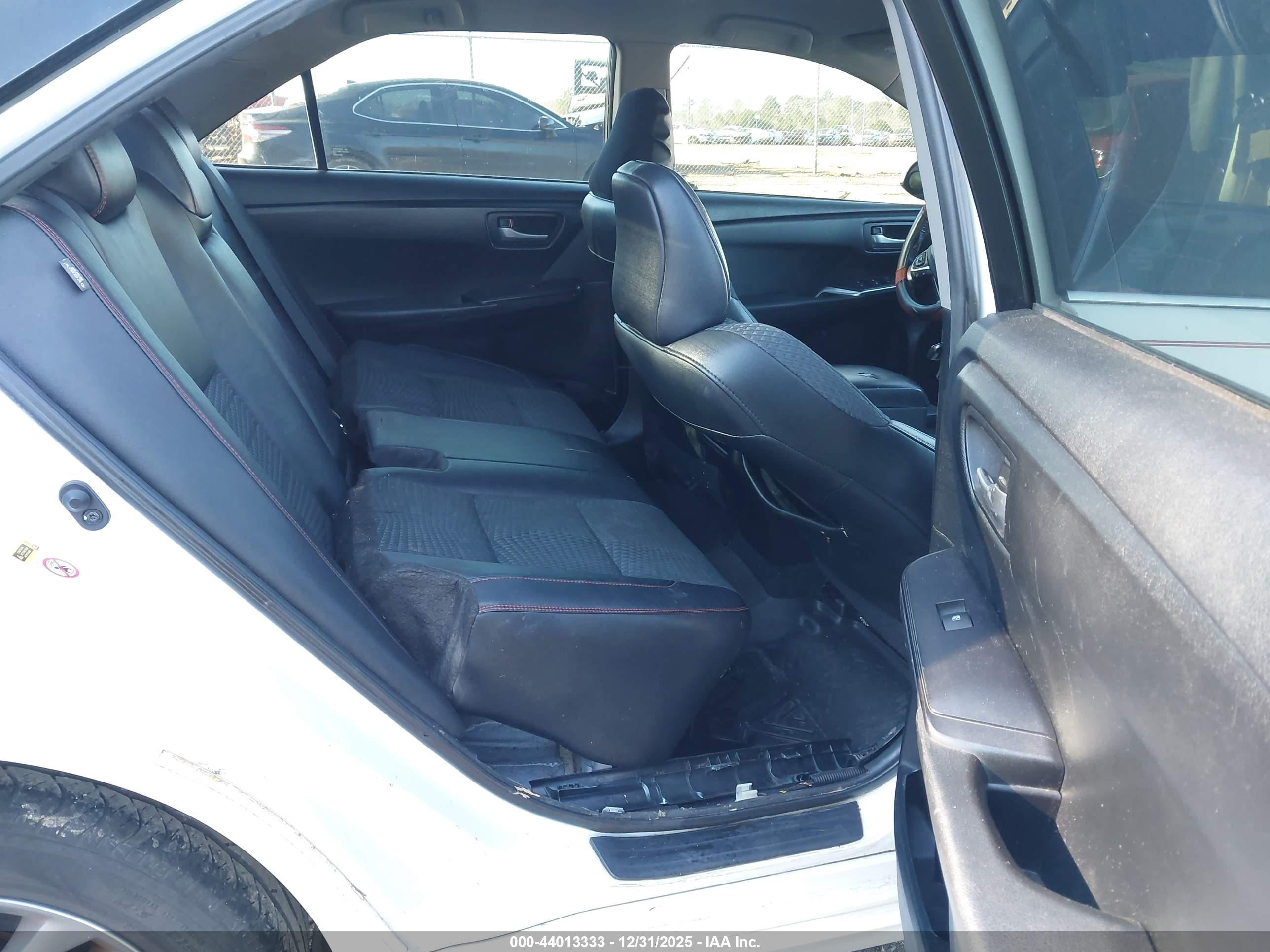 TOYOTA CAMRY image 8